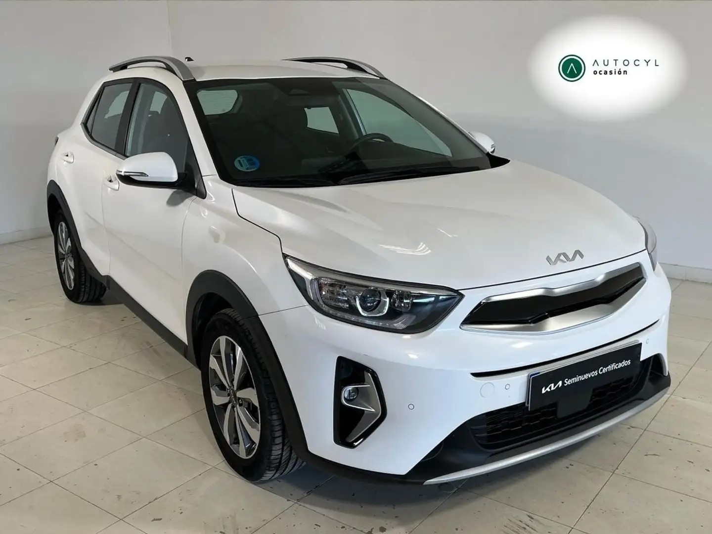 Kia Stonic 1.0 T-GDi 74kW (100CV) MHEV Drive DCT Blanc - 1
