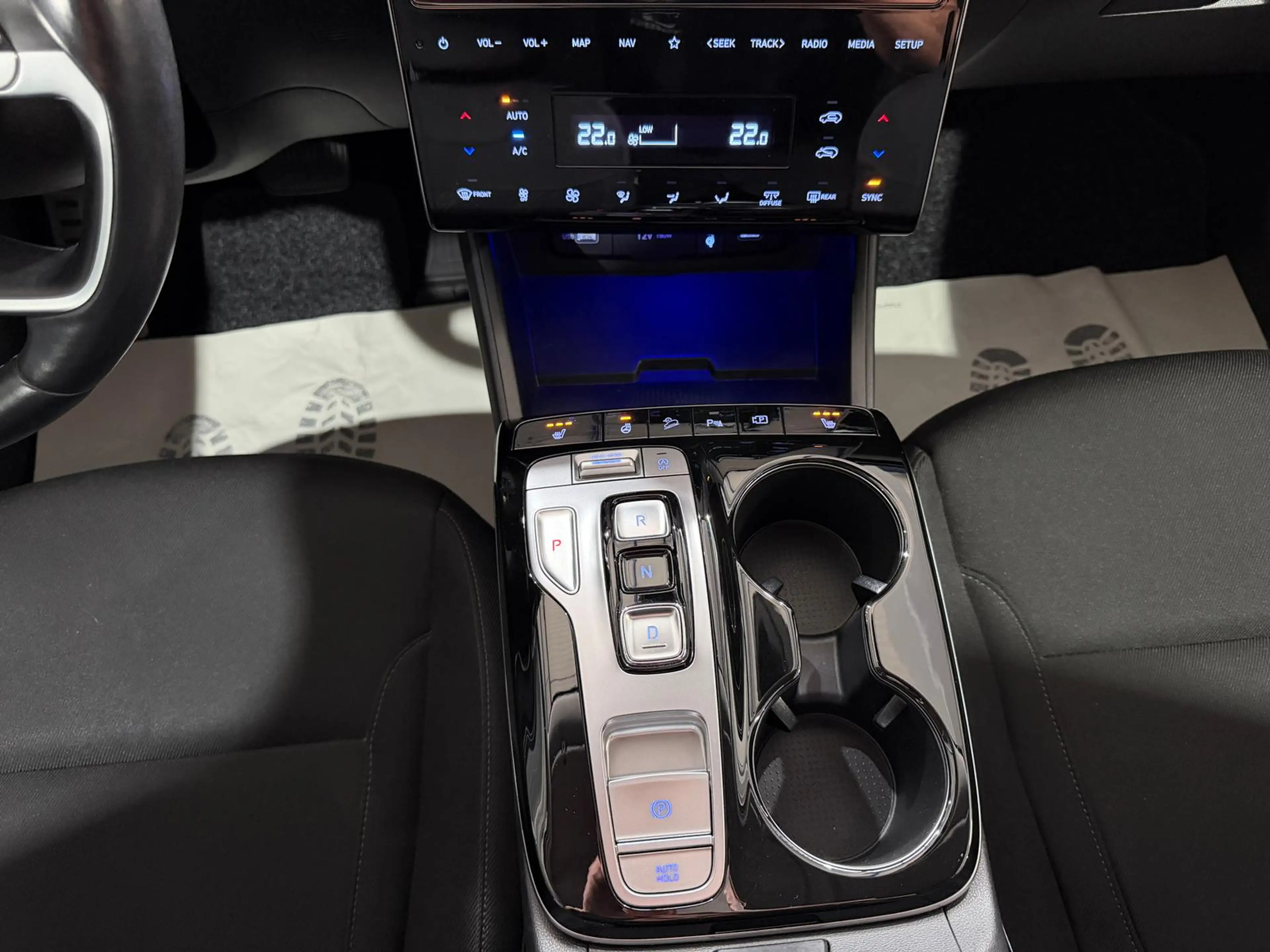 Hyundai TUCSON Trend 2WD 1.6CRDi AHK VIRTUAL ACC LED KAM — photo 22