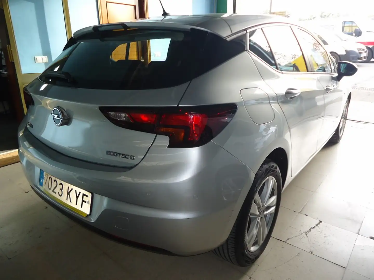 Opel Astra 1.6CDTi S/S Selective Pro 110 Gris - 1