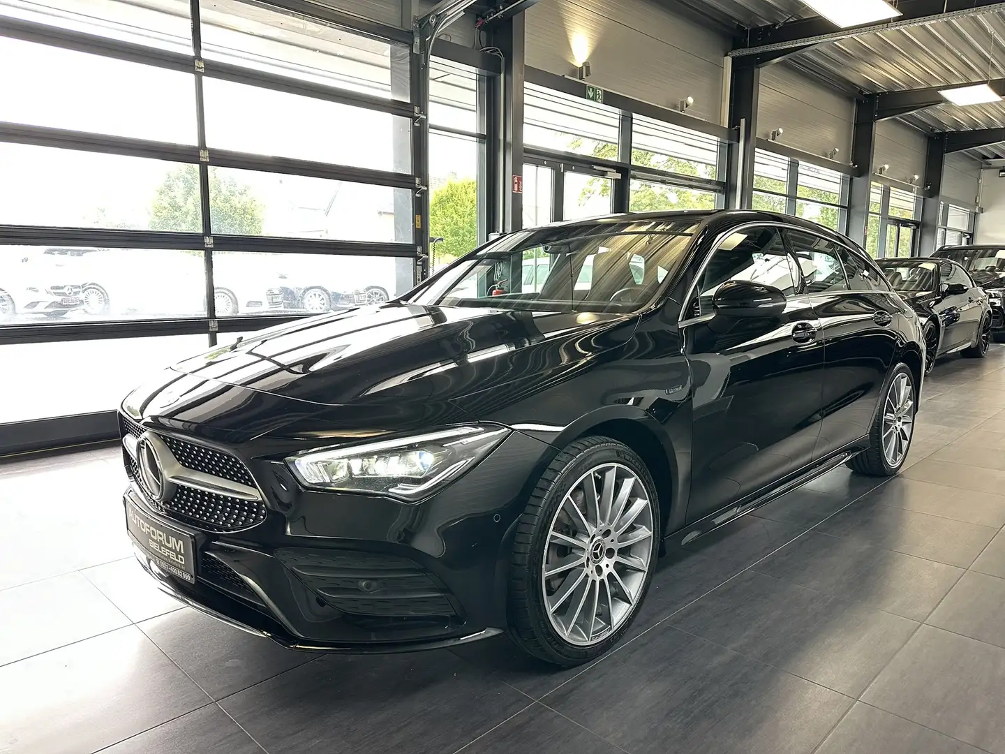 Mercedes-Benz CLA 250 AMG|AHK|Distr+|MBUX|19 Schwarz - 2