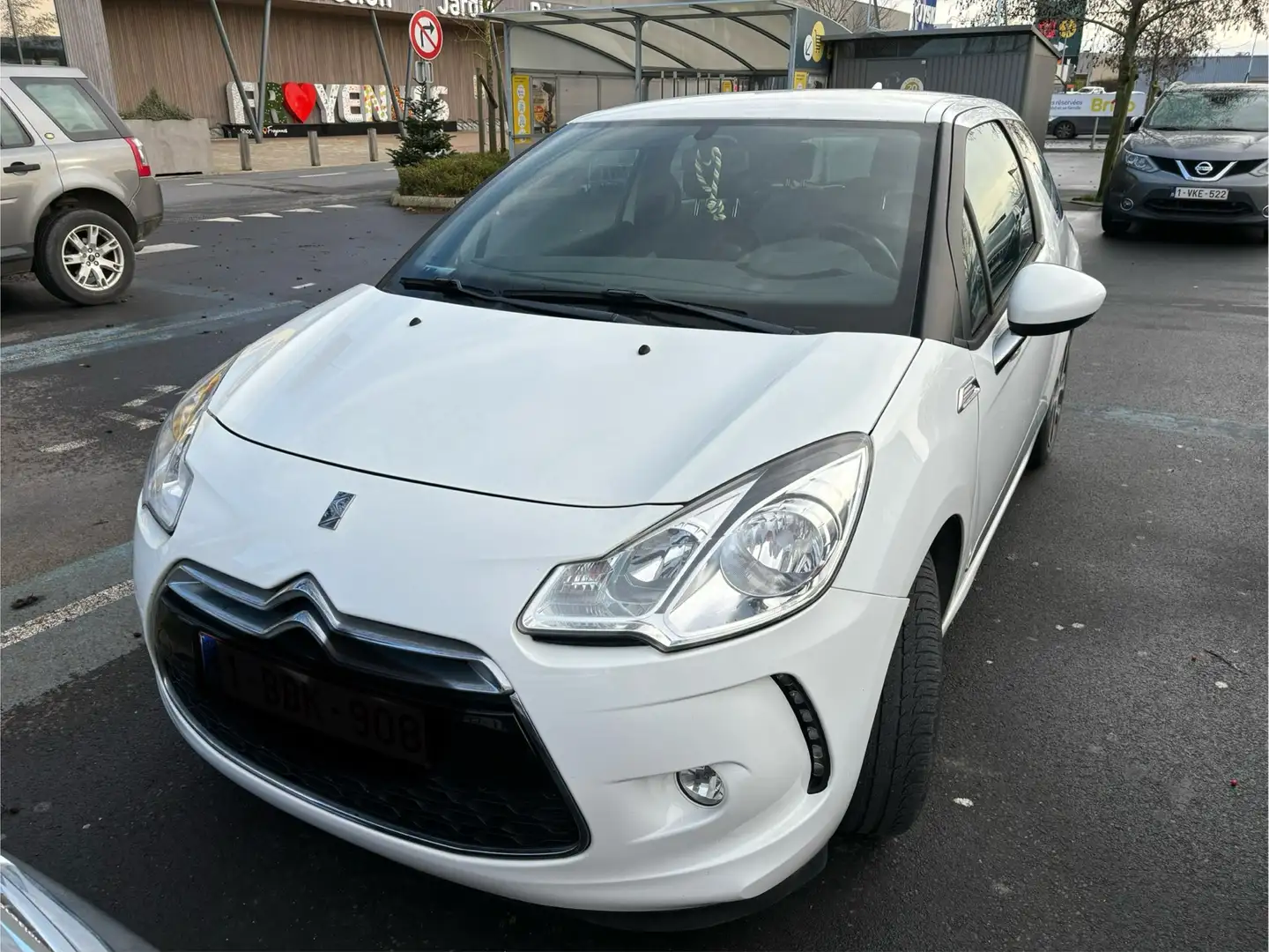 Citroen DS3 1.2i PureTech So Chic Noir - 1