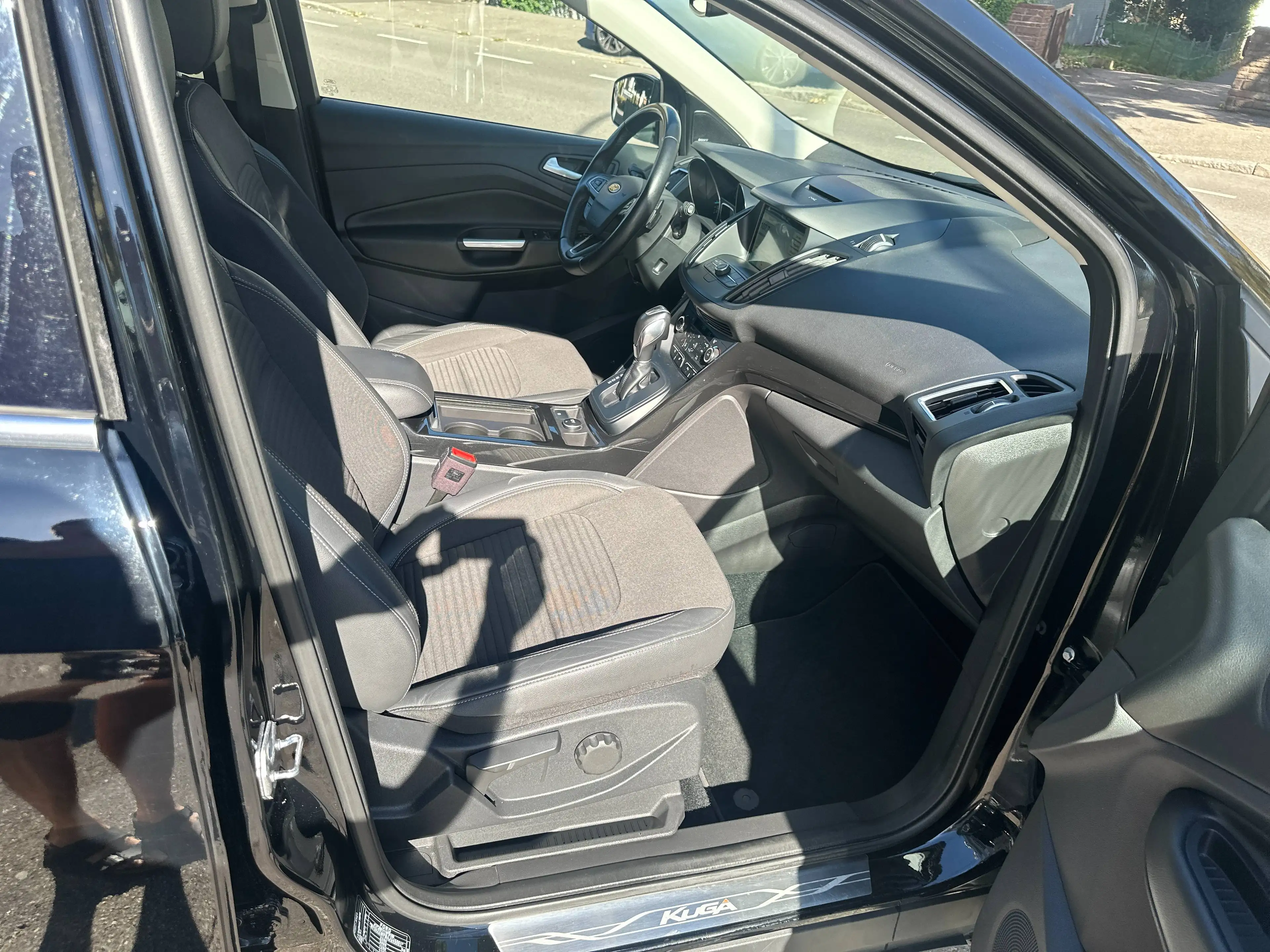 Ford Kuga 1.5 Automatik Titanium Navigation Teilleder Kamera Top — photo 10