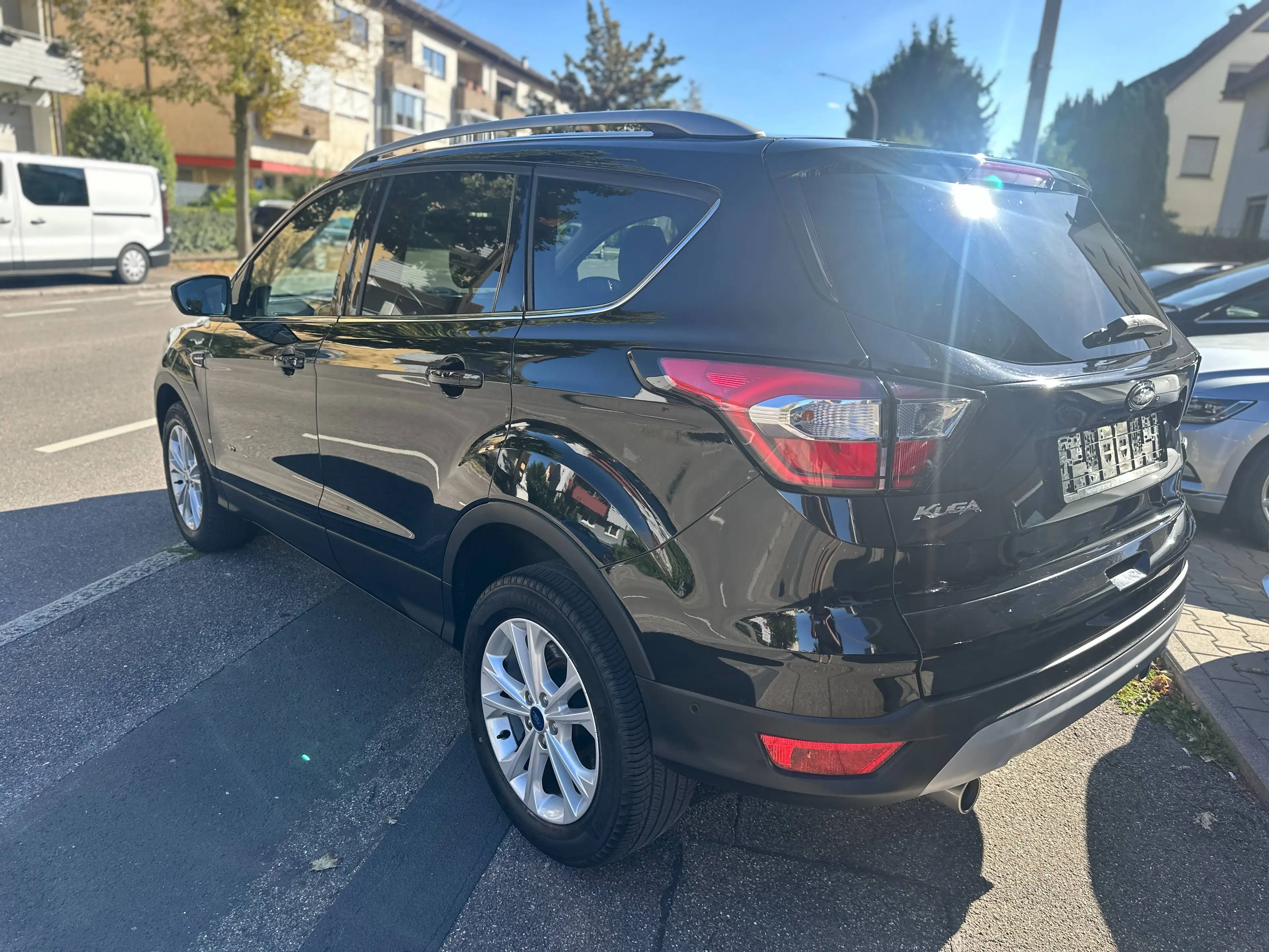 Ford Kuga 1.5 Automatik Titanium Navigation Teilleder Kamera Top — photo 7