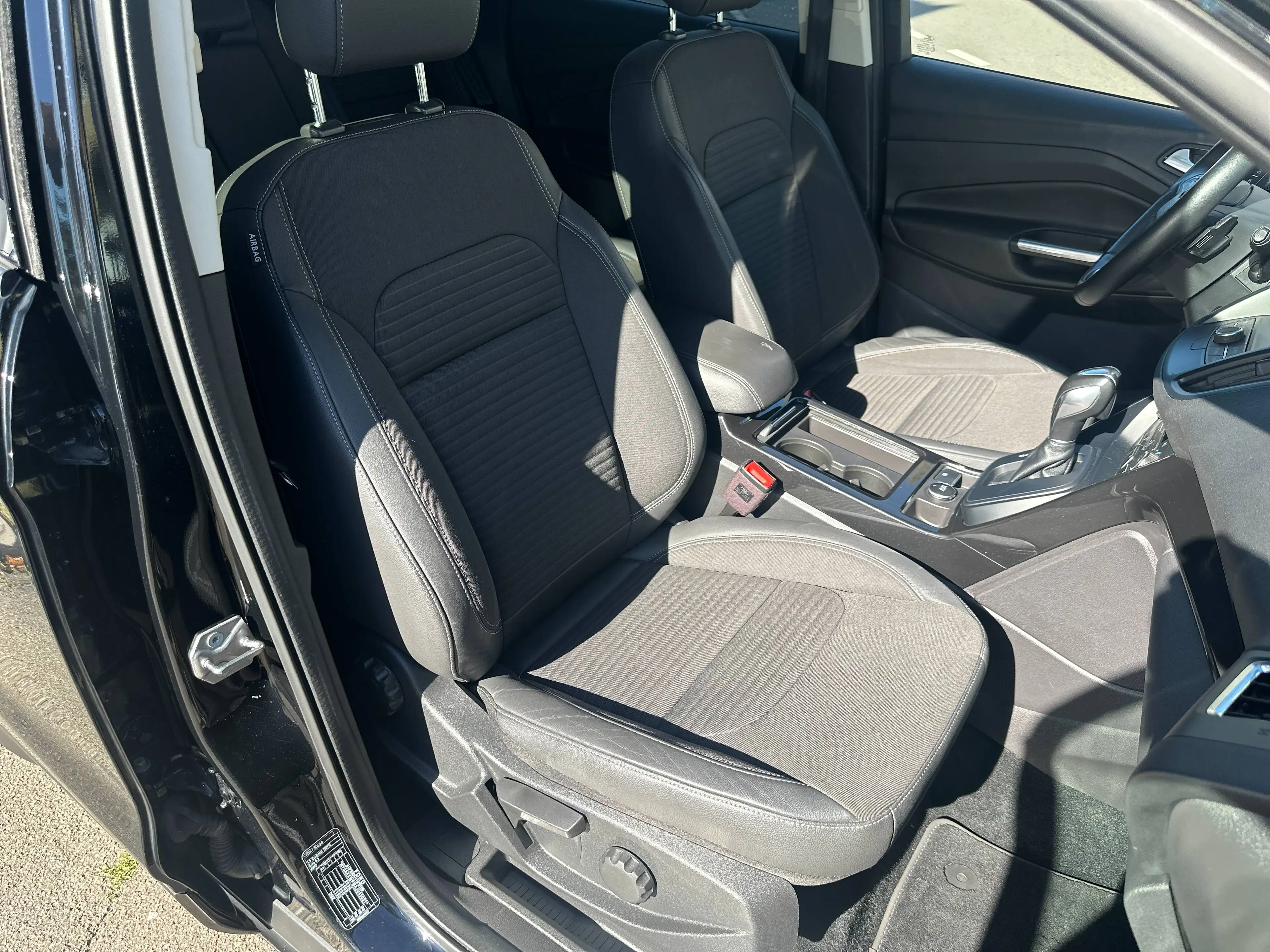 Ford Kuga 1.5 Automatik Titanium Navigation Teilleder Kamera Top — photo 11