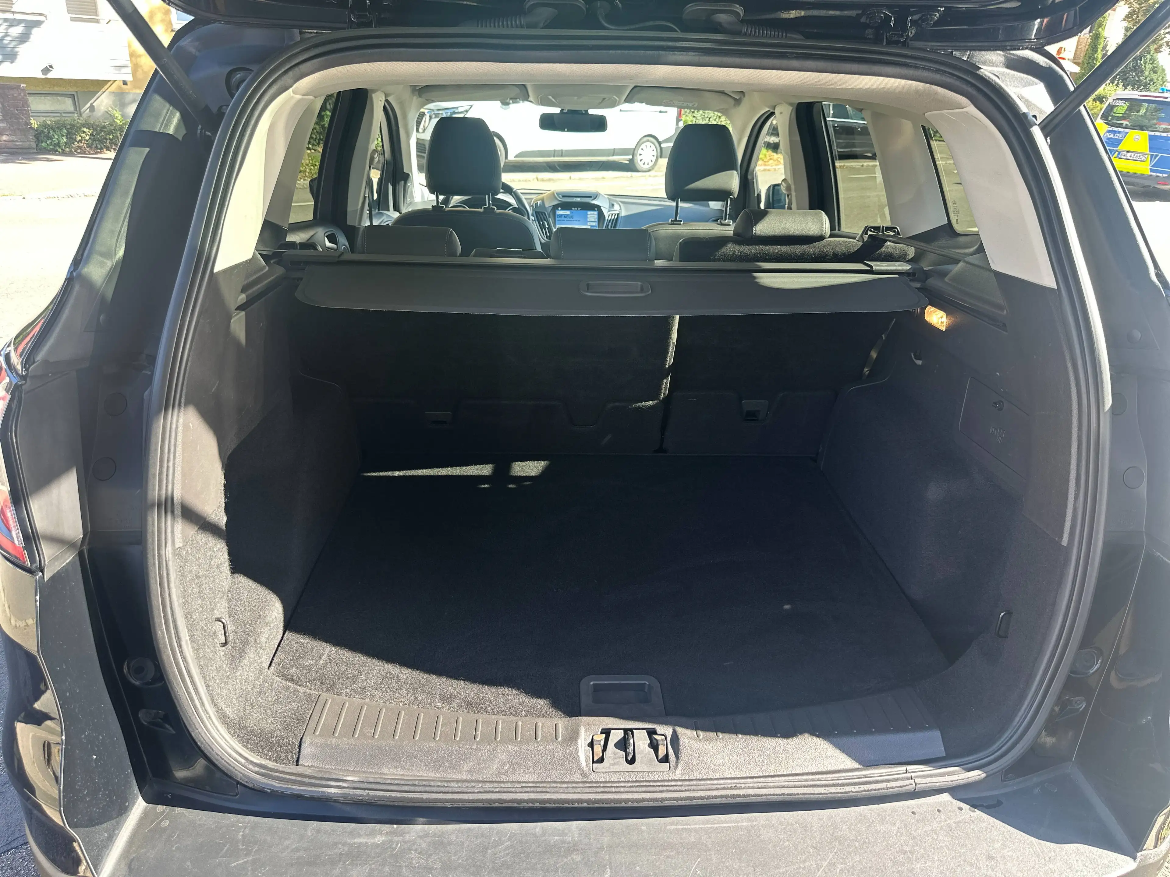 Ford Kuga 1.5 Automatik Titanium Navigation Teilleder Kamera Top — photo 13