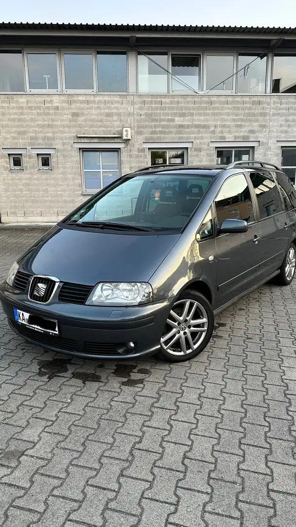 SEAT Alhambra 2.0 Gri - 1