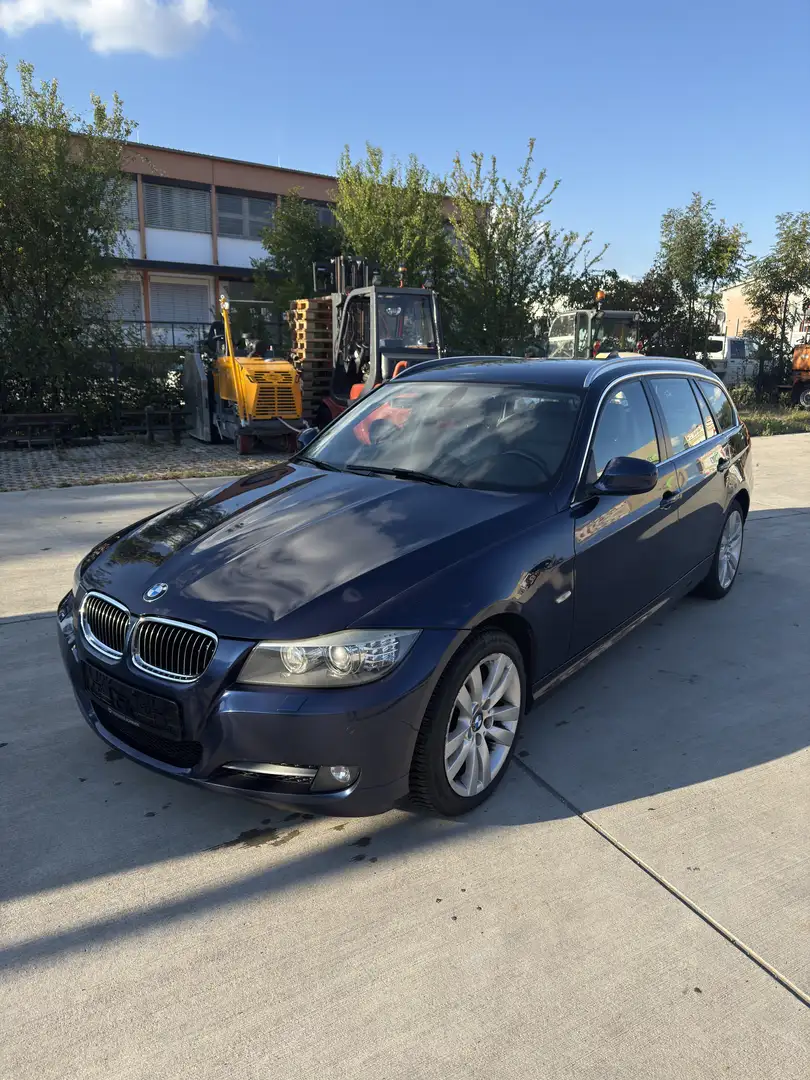 BMW 330 330d xDrive DPF Touring Aut. Edition Exclusive Blau - 1