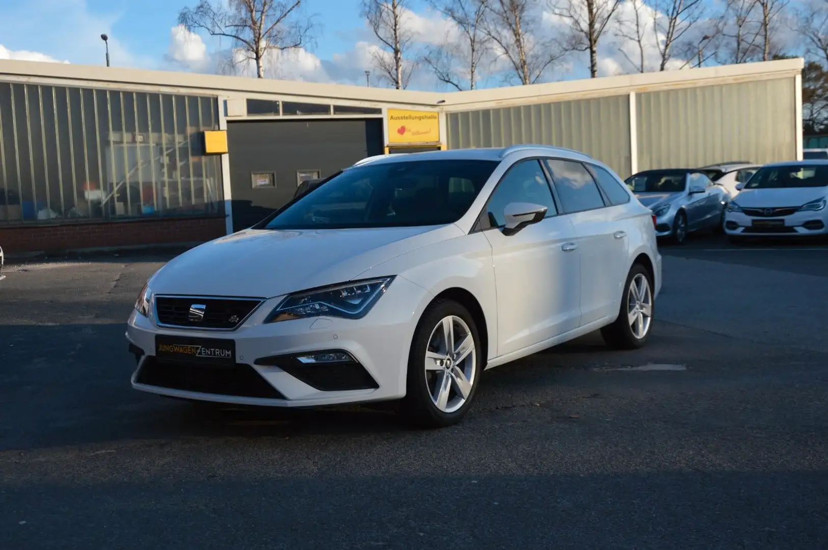 SEAT Leon ST FR 1.4 TGI"LED"SitzHz"NAVI"KAMERA"ACC" Weiß - 1