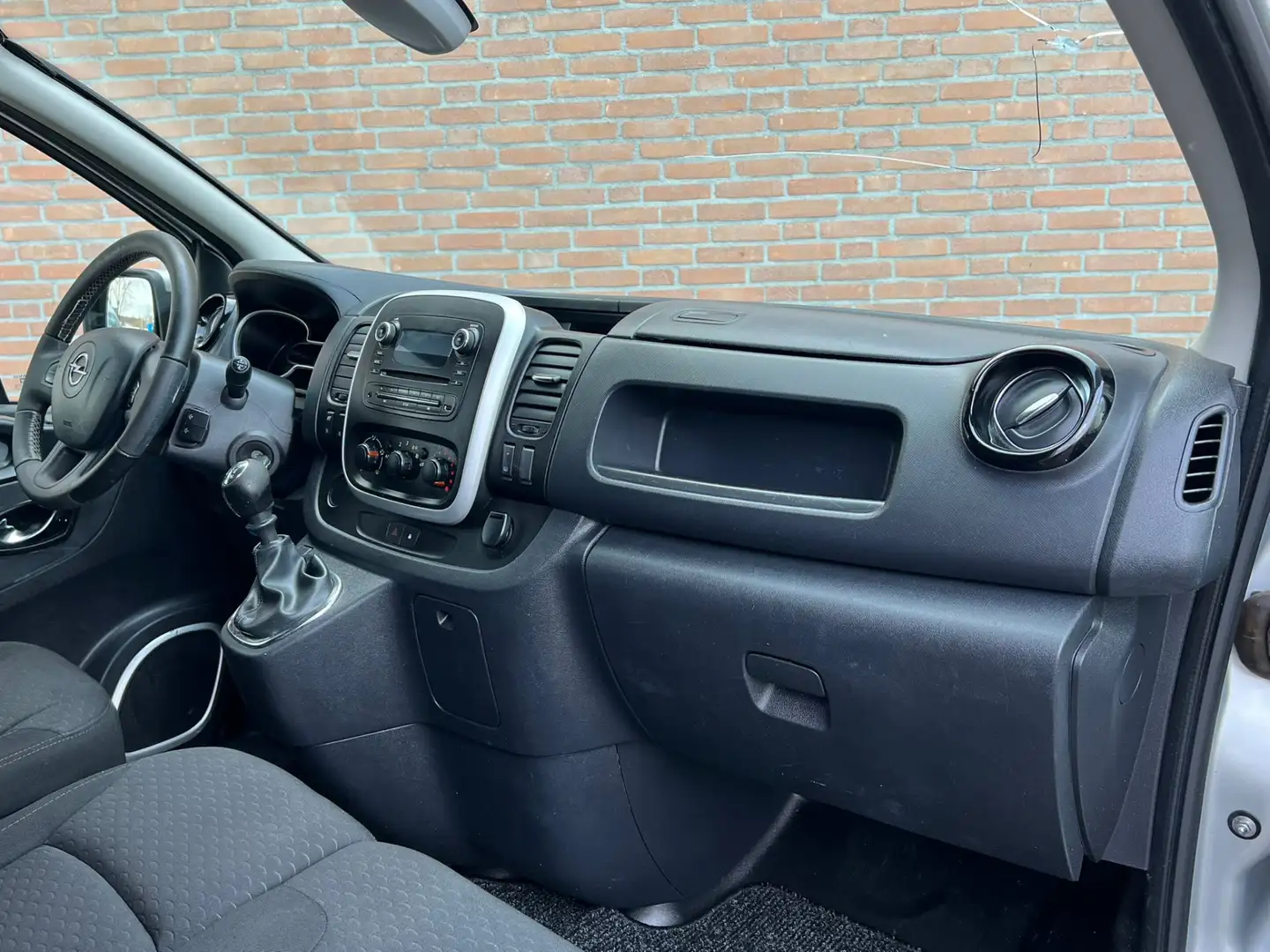 Opel Vivaro 1.6CDTI 120PK Lang / Cruisecontrol / Airconditioni Plateado - 2