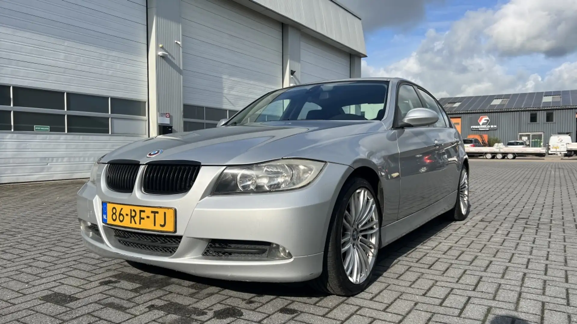 BMW 320 3-serie 320i Dynamic Exec. Gris - 1