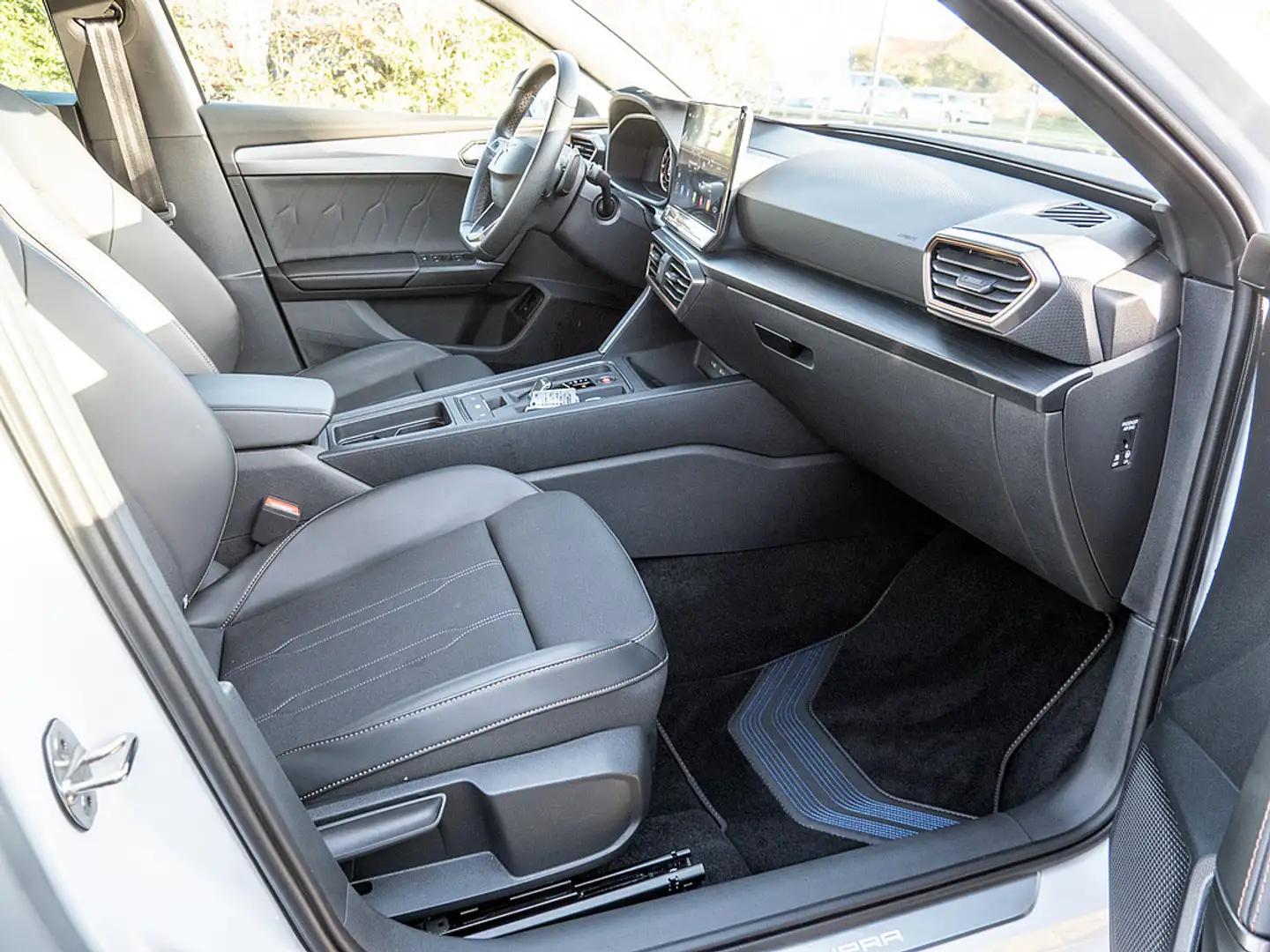 CUPRA Leon Sportstourer 2.0 TSI KAMERA NAVI ACC LED Weiß - 2