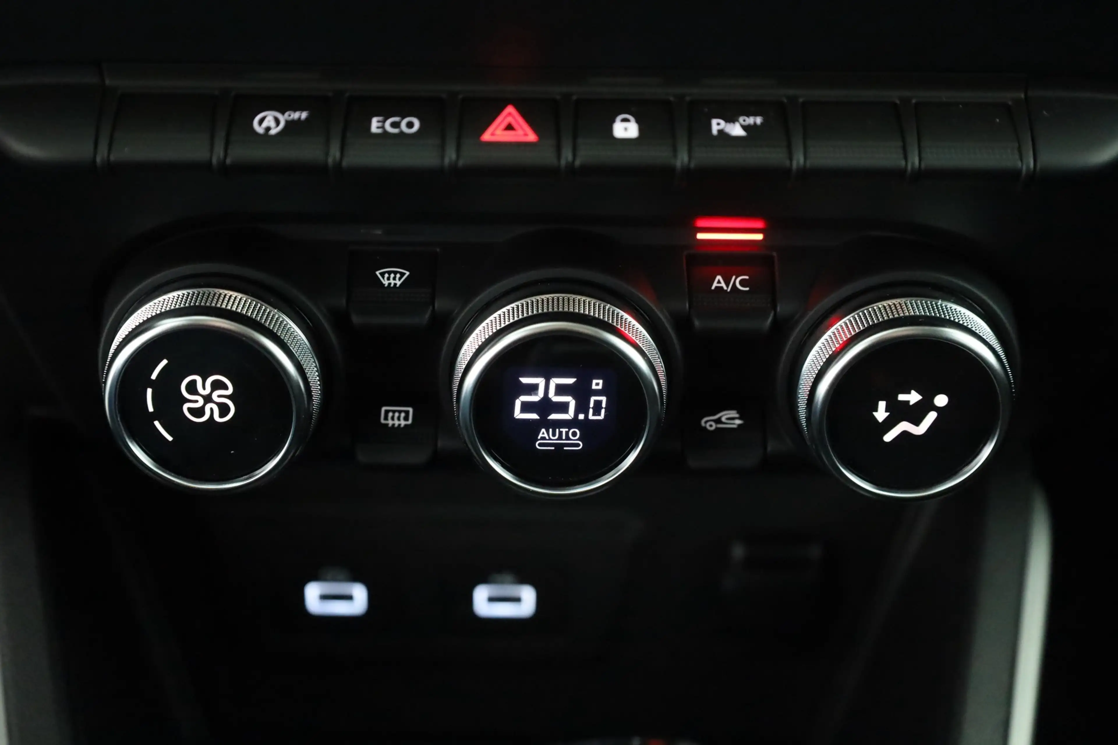 Dacia Duster II 1.3 TCE Aut. Prestige LED Navi Kamera — photo 12