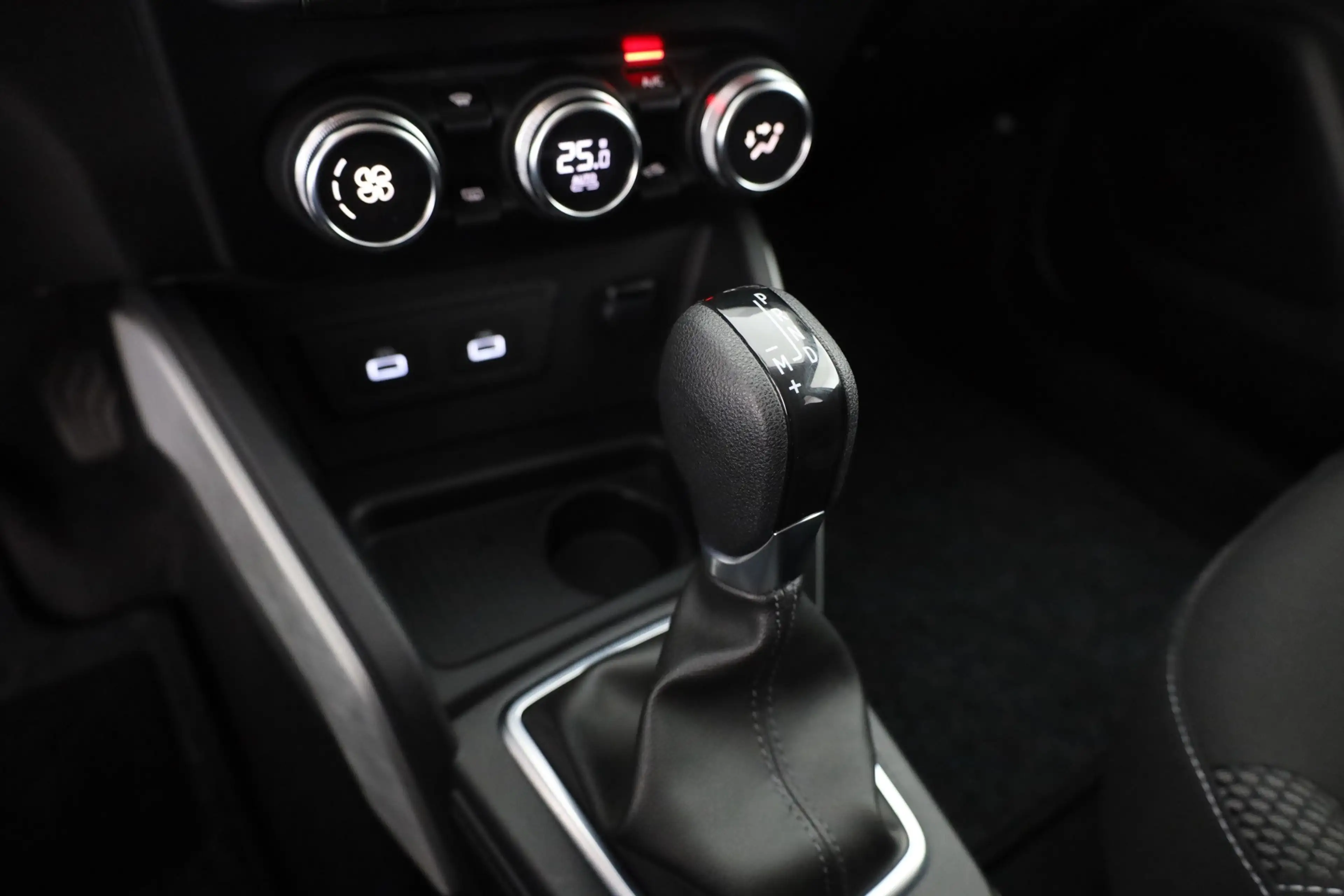 Dacia Duster II 1.3 TCE Aut. Prestige LED Navi Kamera — photo 13
