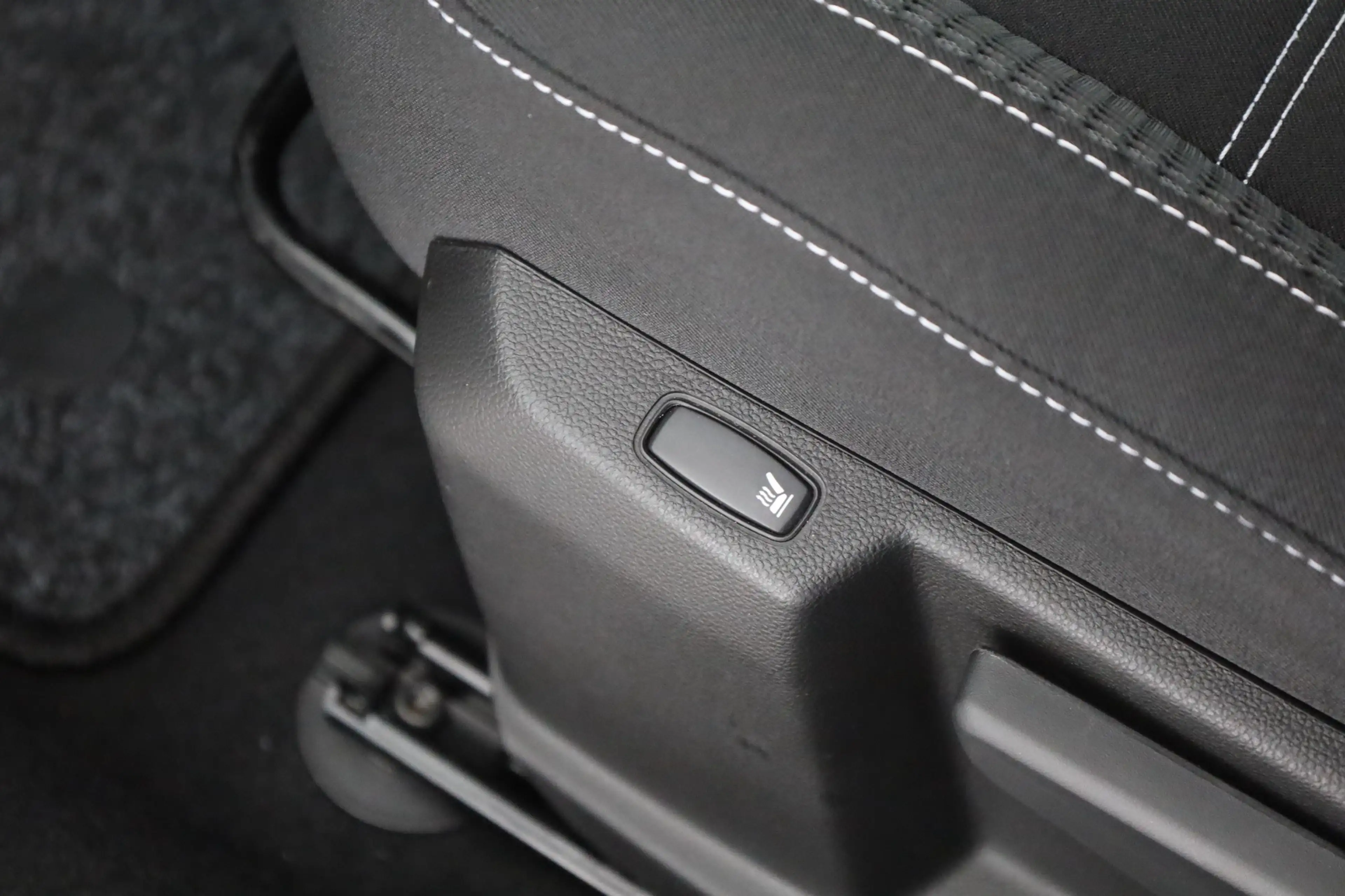 Dacia Duster II 1.3 TCE Aut. Prestige LED Navi Kamera — photo 27