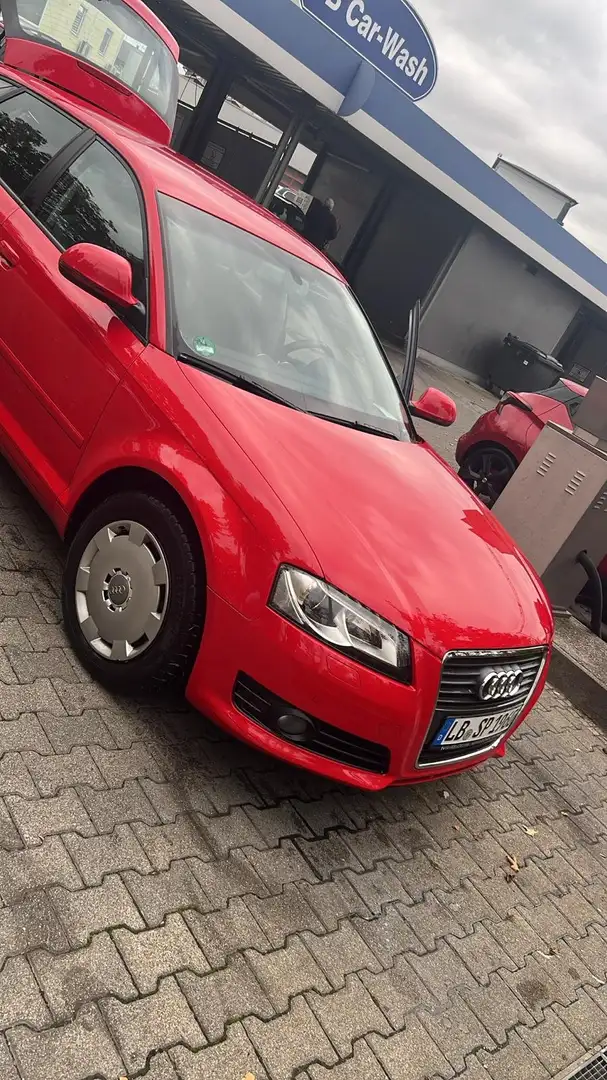 Audi A3 A3 1.8 TFSI Sportback S tronic Ambiente Rot - 2