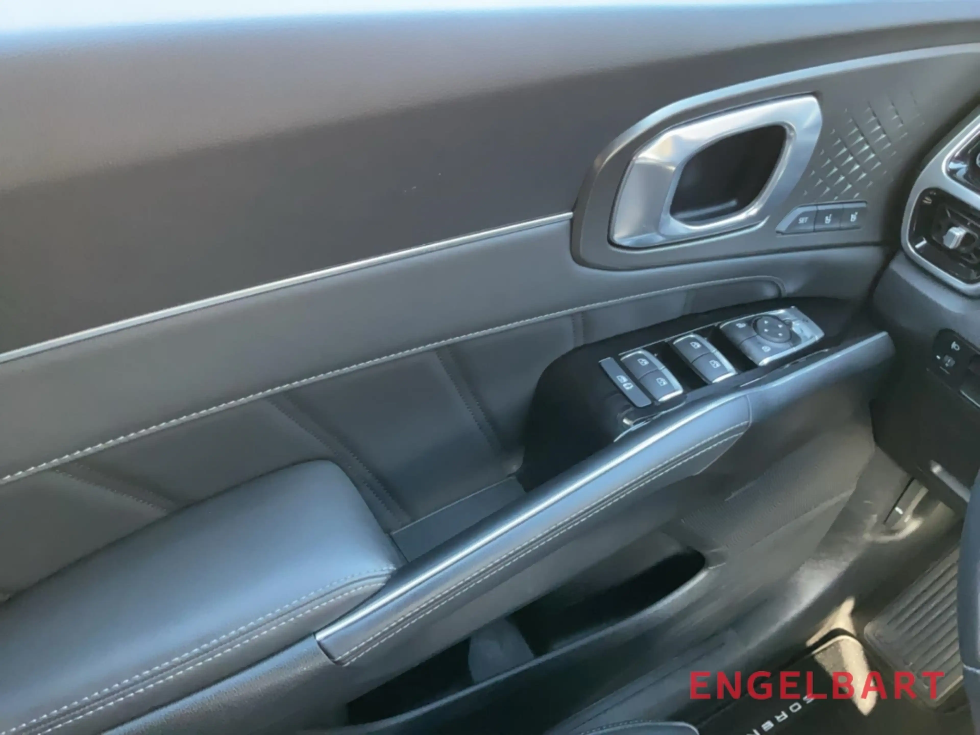 Kia Sorento Platinum 4WD Plug-In Hybrid HUD Niveau El. Panodac — photo 10