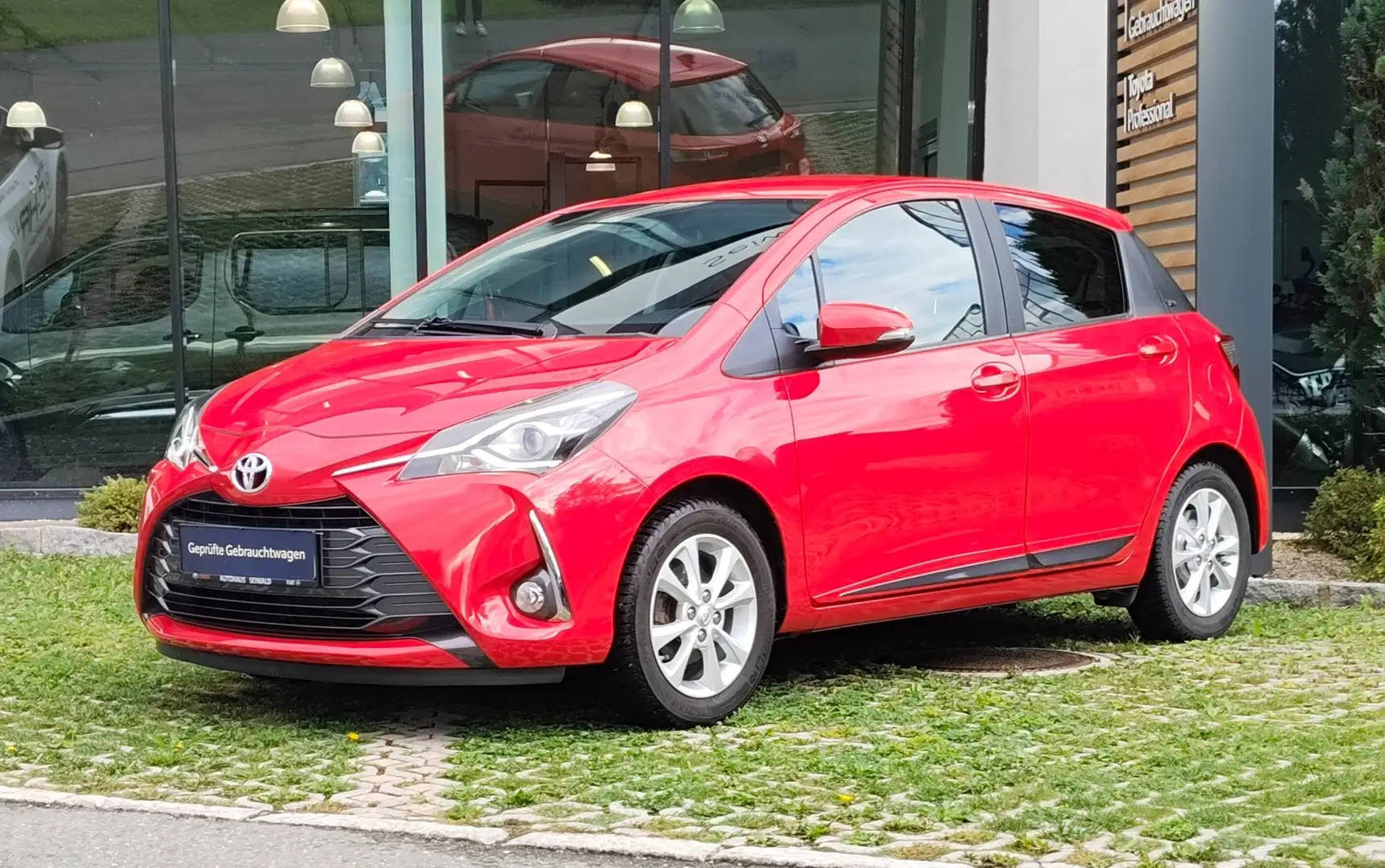 Toyota Yaris Yaris 1,0 VVT-i Active Y20 Rot - 1