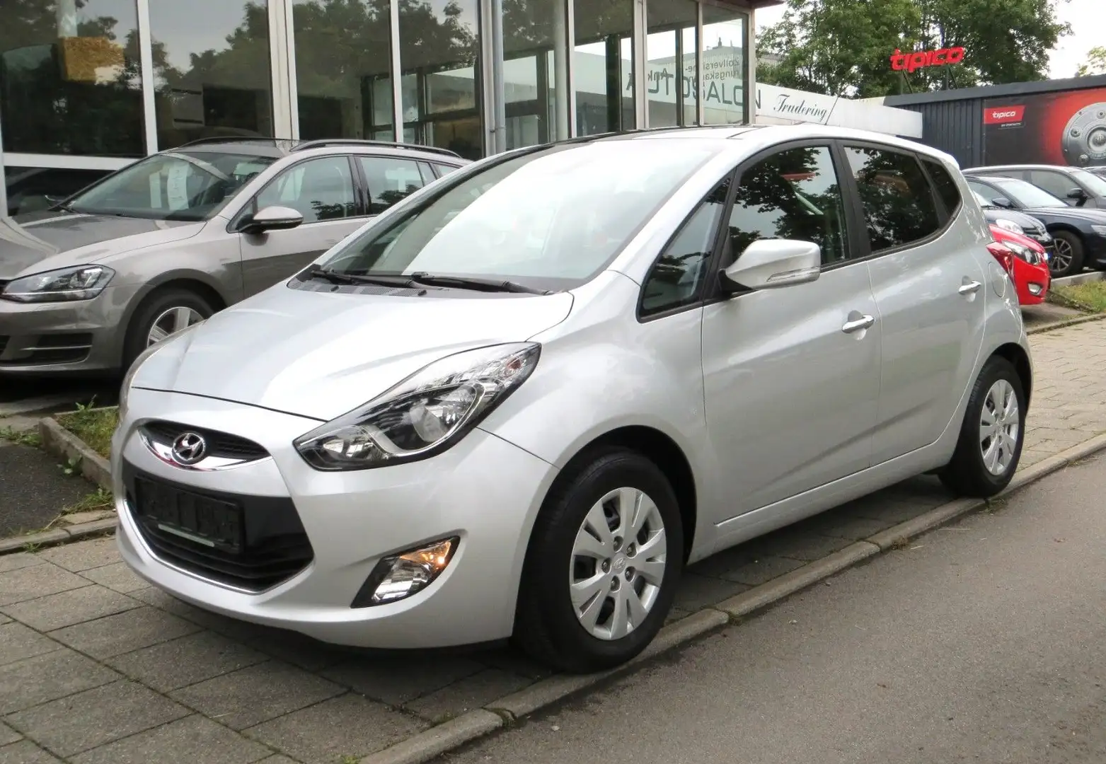 Hyundai iX20 Panorama*AHK*96.150km Argent - 1