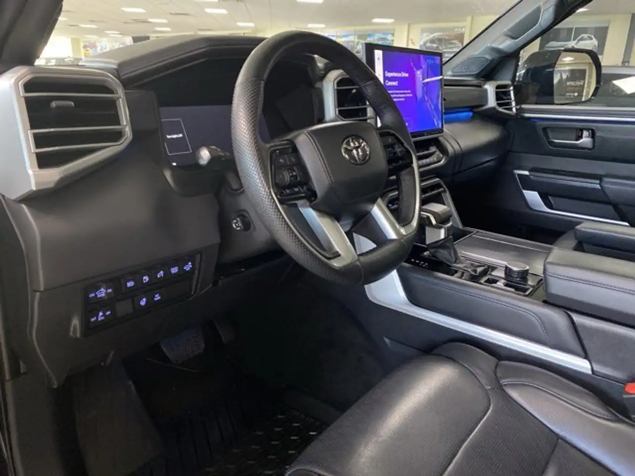 Toyota Tundra снимка Toyota Tundra