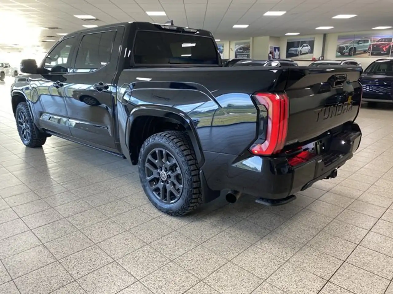 Toyota Tundra снимка Toyota Tundra