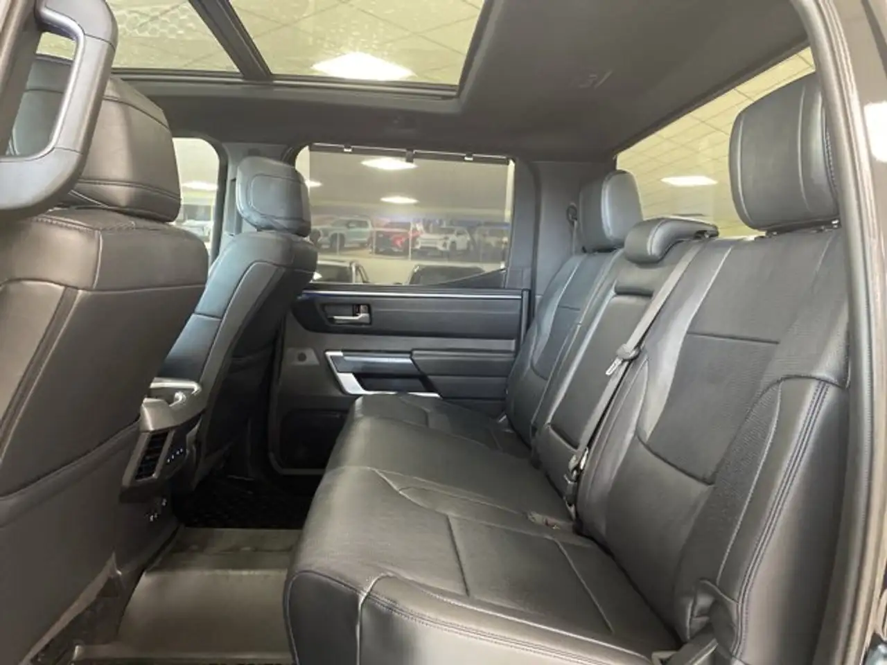 Toyota Tundra снимка Toyota Tundra