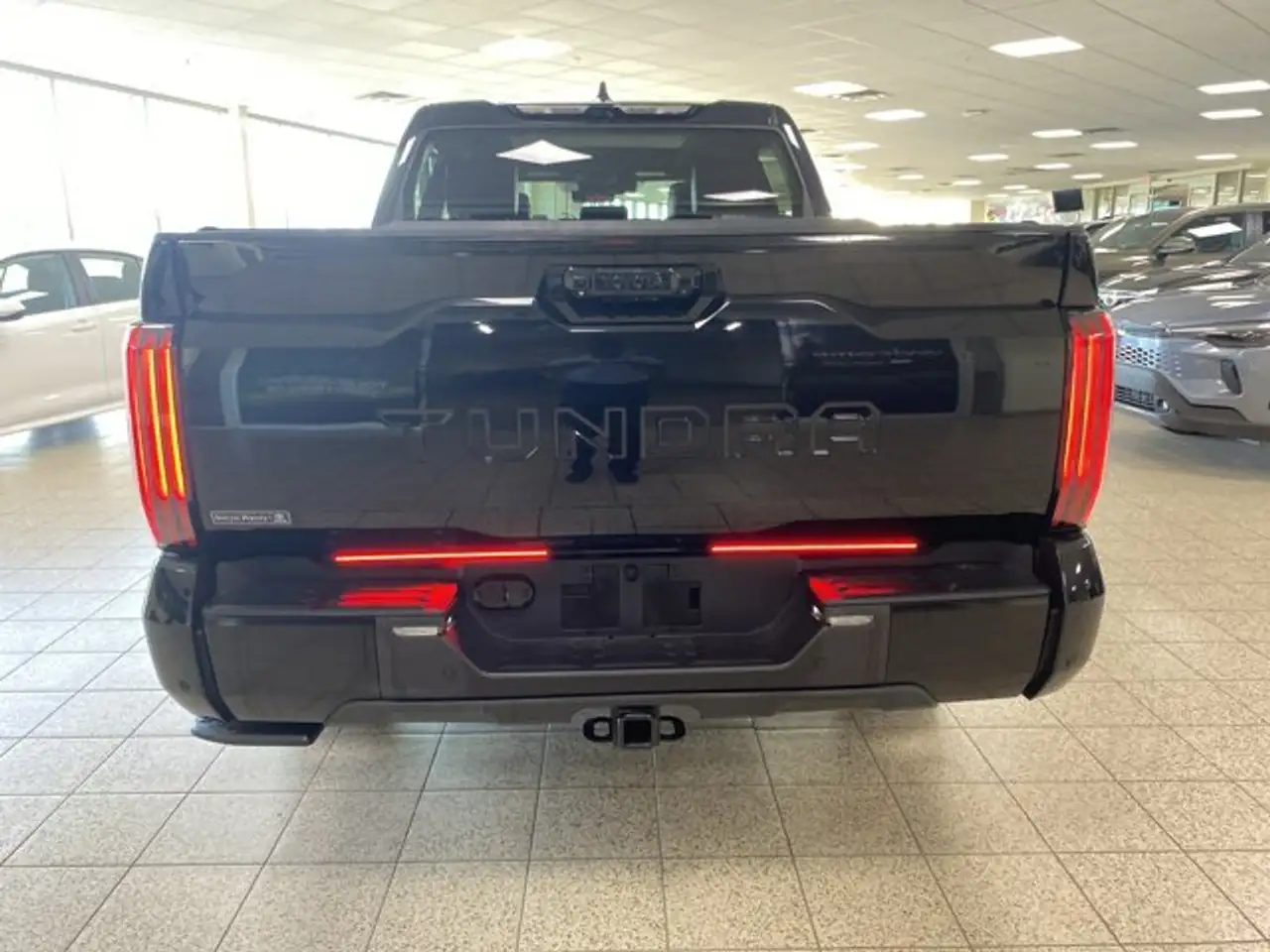 Toyota Tundra снимка Toyota Tundra