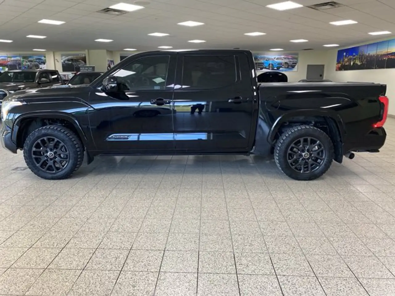 Toyota Tundra снимка Toyota Tundra