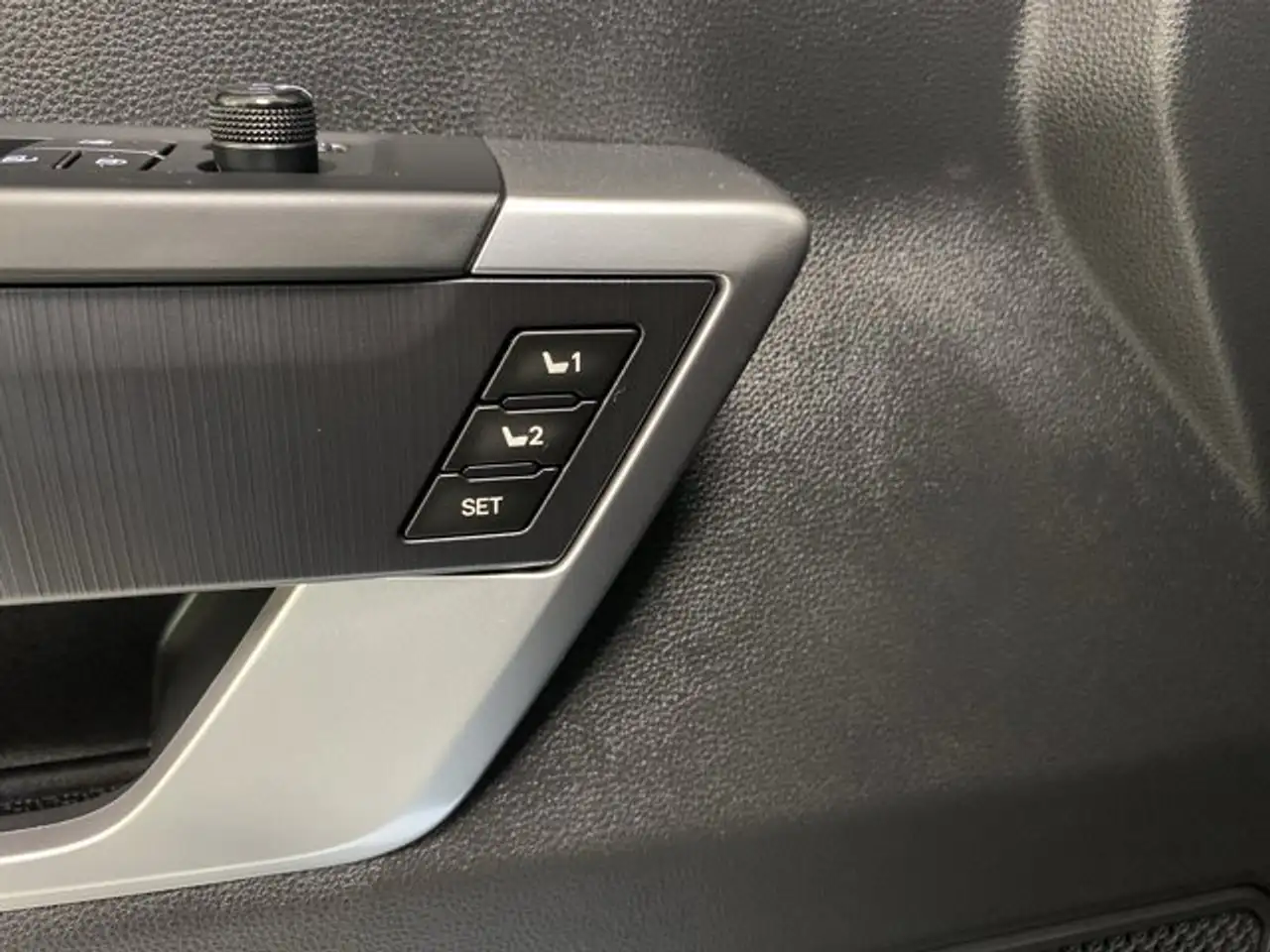 Toyota Tundra снимка Toyota Tundra