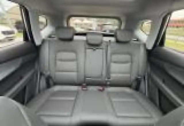 DS Automobiles DS 3 view 5