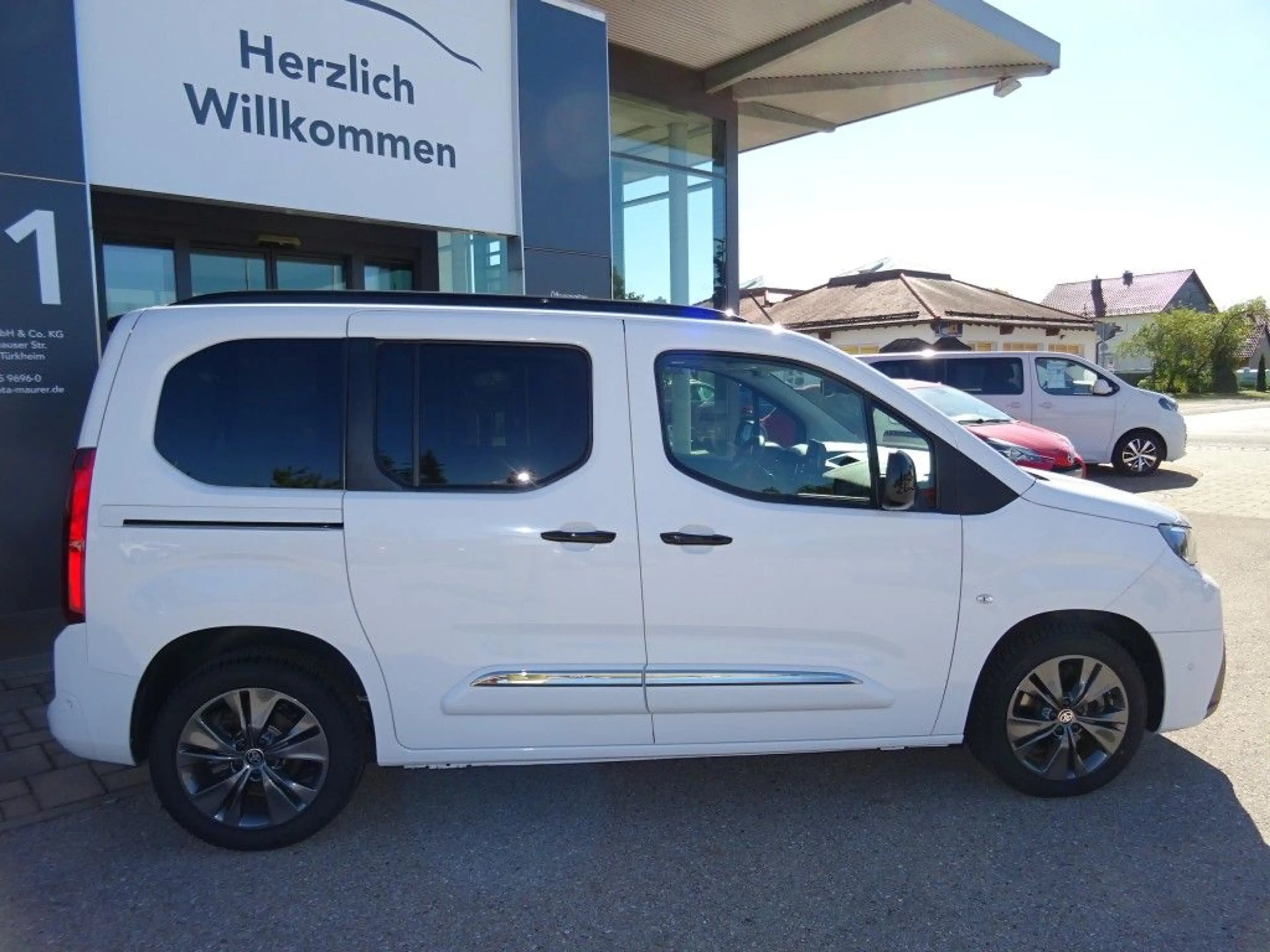 Toyota Proace City Verso 1.5 D-4D L1 Aut Lounge Navi Dach — photo 8
