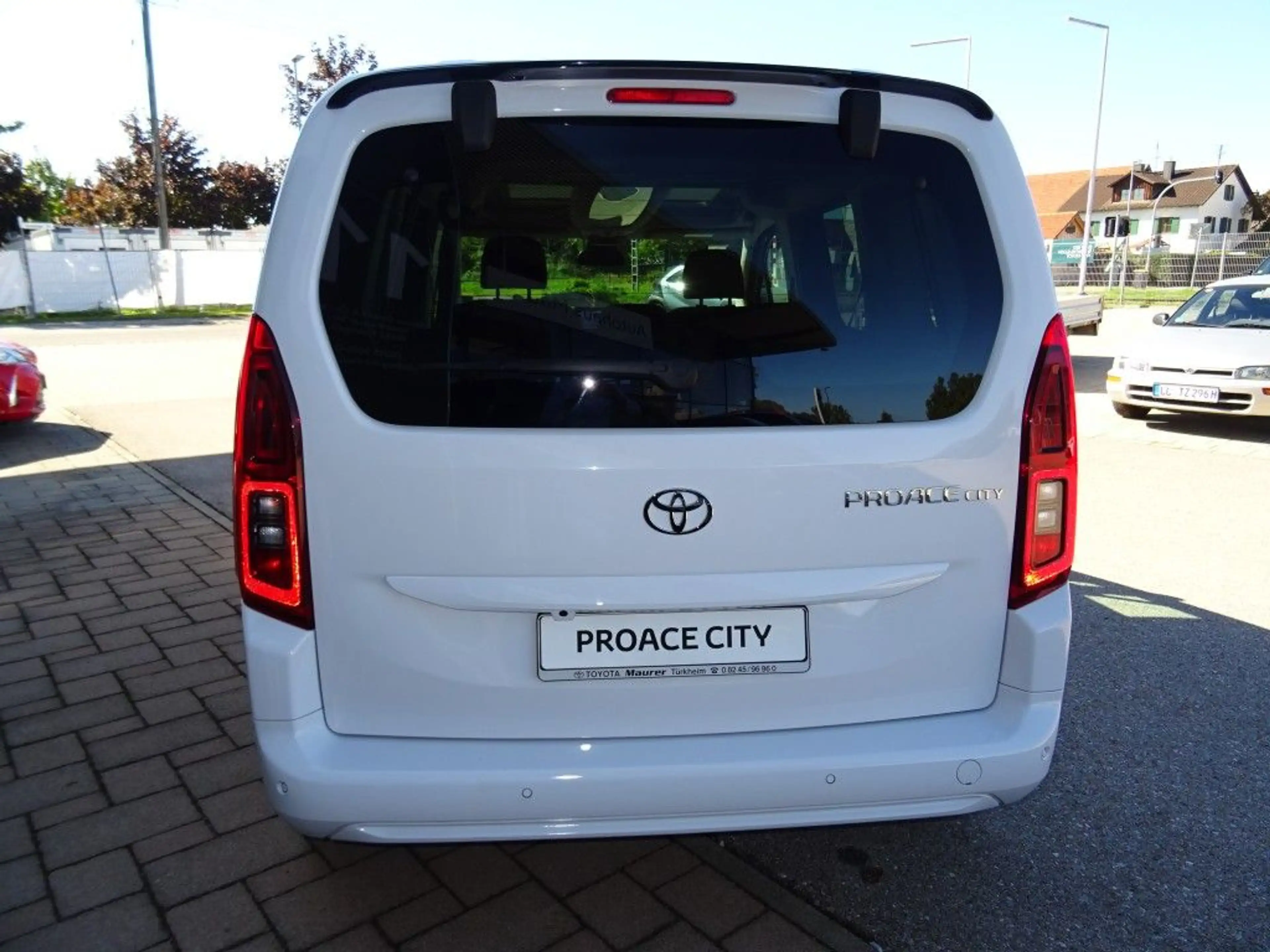 Toyota Proace City Verso 1.5 D-4D L1 Aut Lounge Navi Dach — photo 6