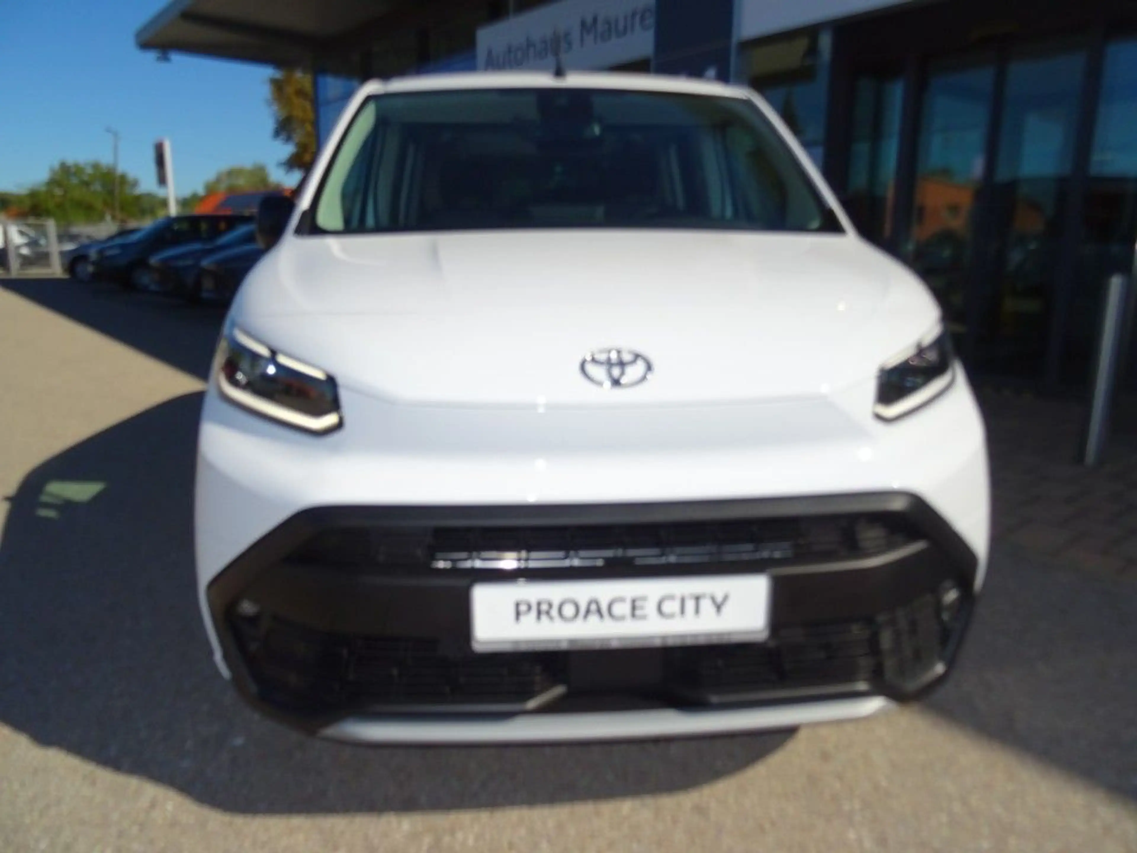 Toyota Proace City Verso 1.5 D-4D L1 Aut Lounge Navi Dach — photo 2