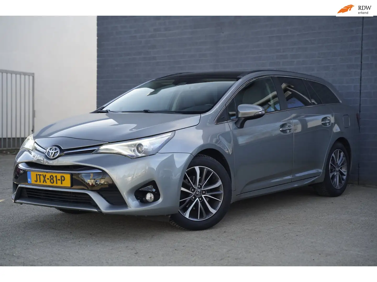 Toyota Avensis Touring Sports 1.8 VVT-i Executive, Automaat Gris - 1