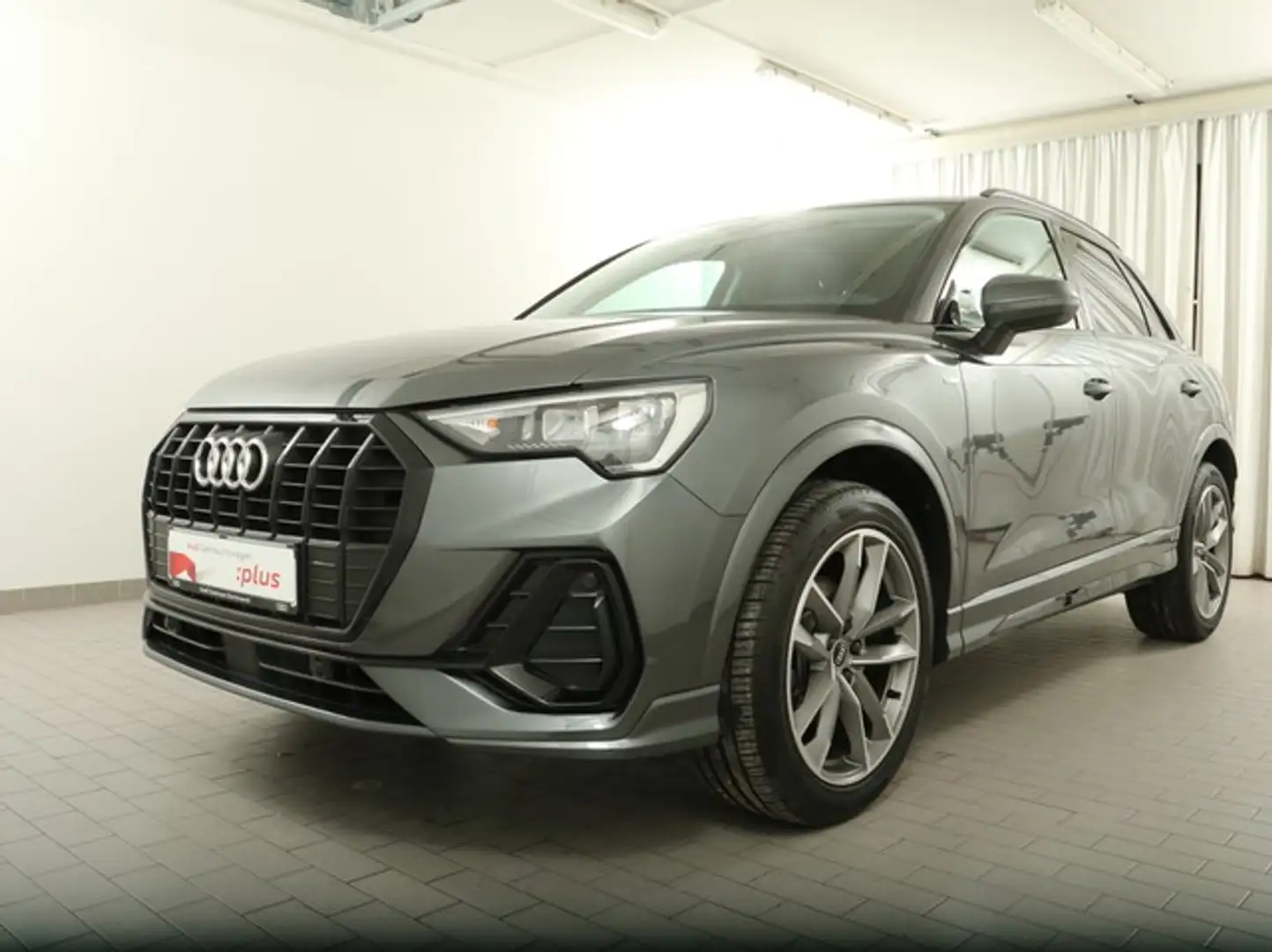 Audi Q3 35 S LINE BLACKPAK STANDHZ. LM19 CARPLAY Grau - 2