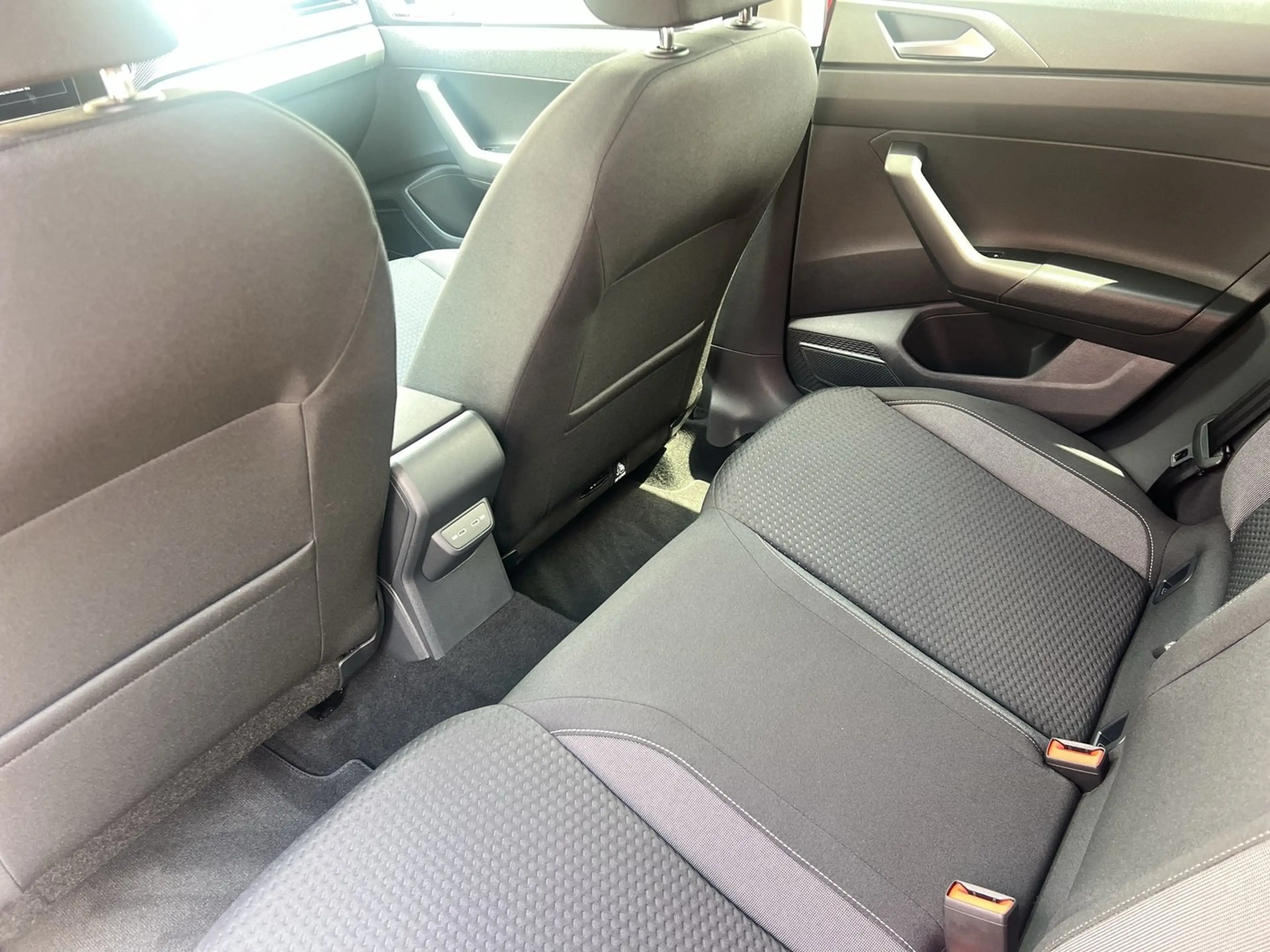 Volkswagen Taigo Friends TSI — photo 11