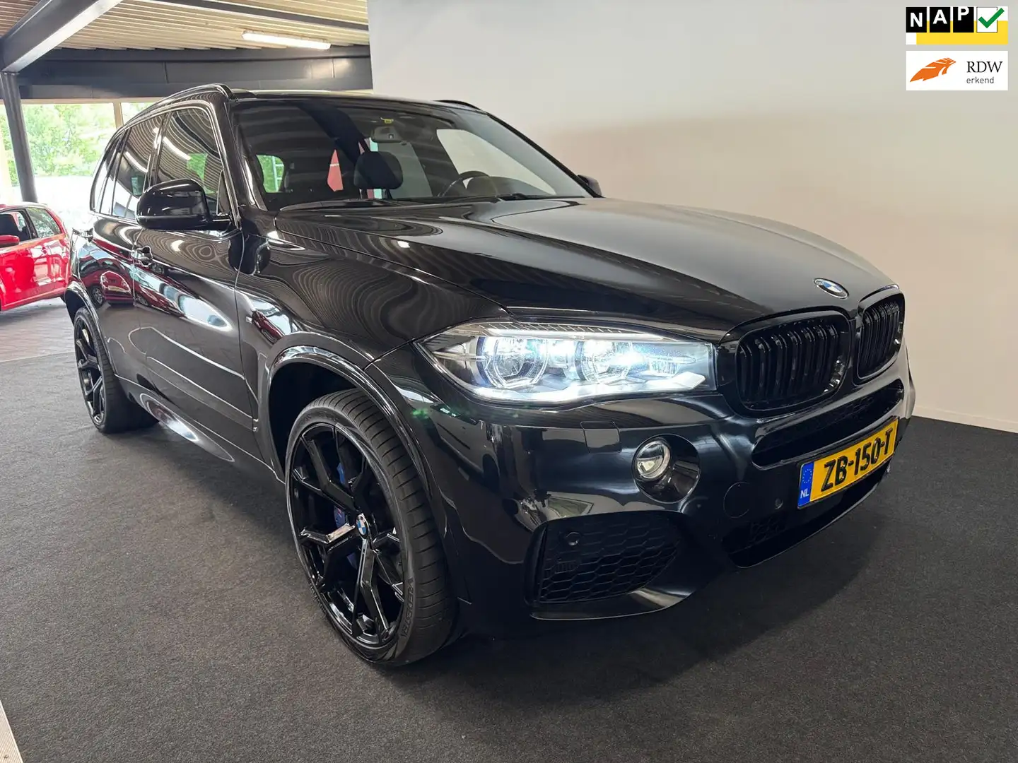 BMW X5 XDrive50i High Executive / 4.4 V8 Zwart / Pano / H Schwarz - 1