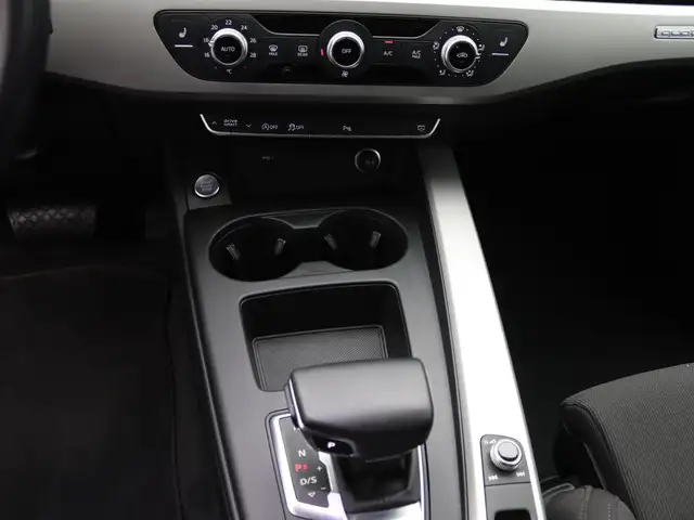 Audi A4 view 15