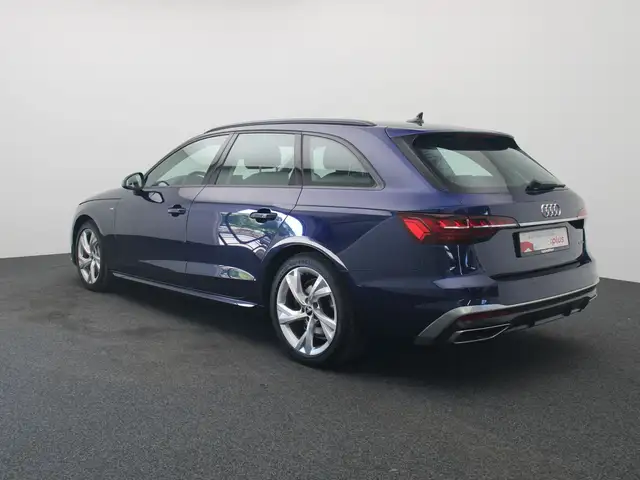 Audi A4 view 5