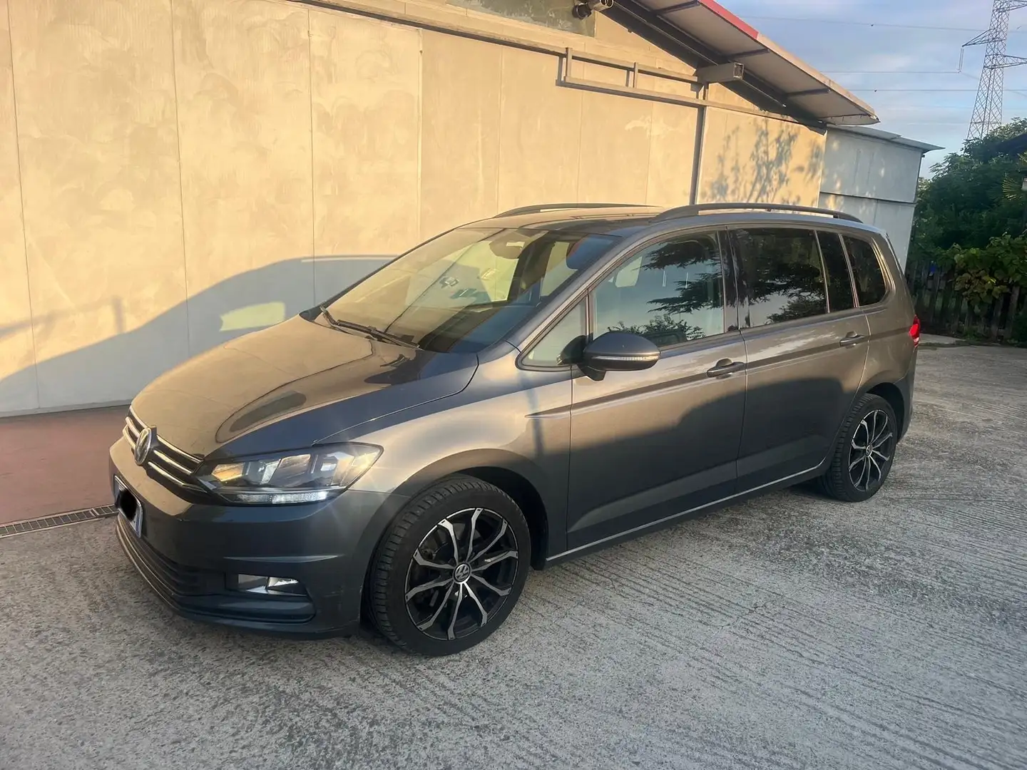 Volkswagen Touran 1.6 tdi Executive dsg - 1