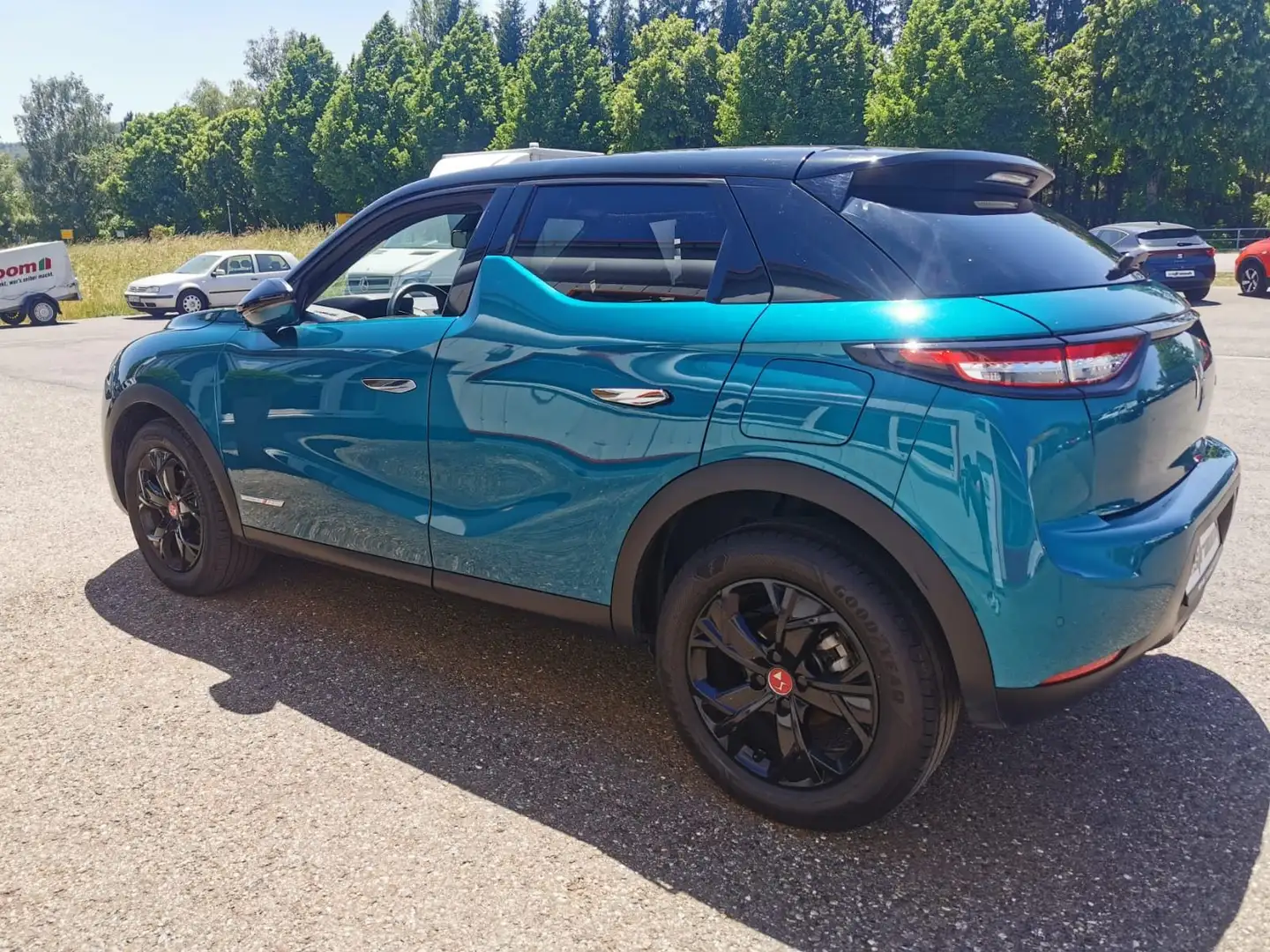 DS Automobiles DS 3 Crossback Performance Line Blau - 2