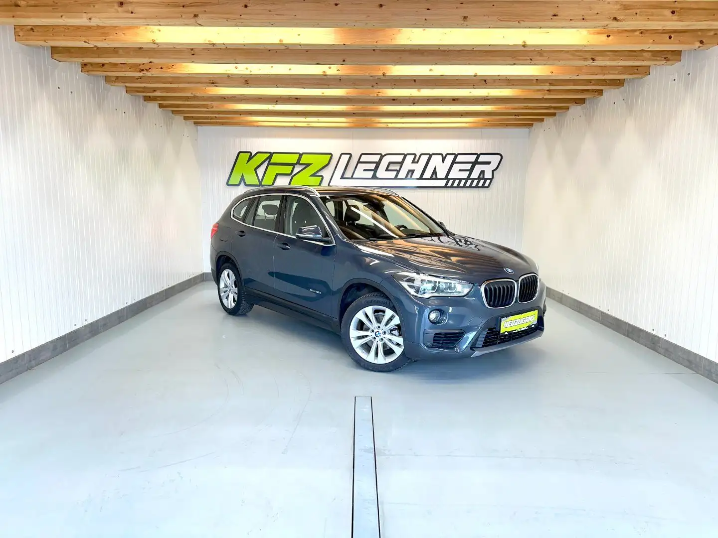 BMW X1 sDrive18d "AHK*LED*NAVI*SITZH*TEMPOMAT" Grau - 1