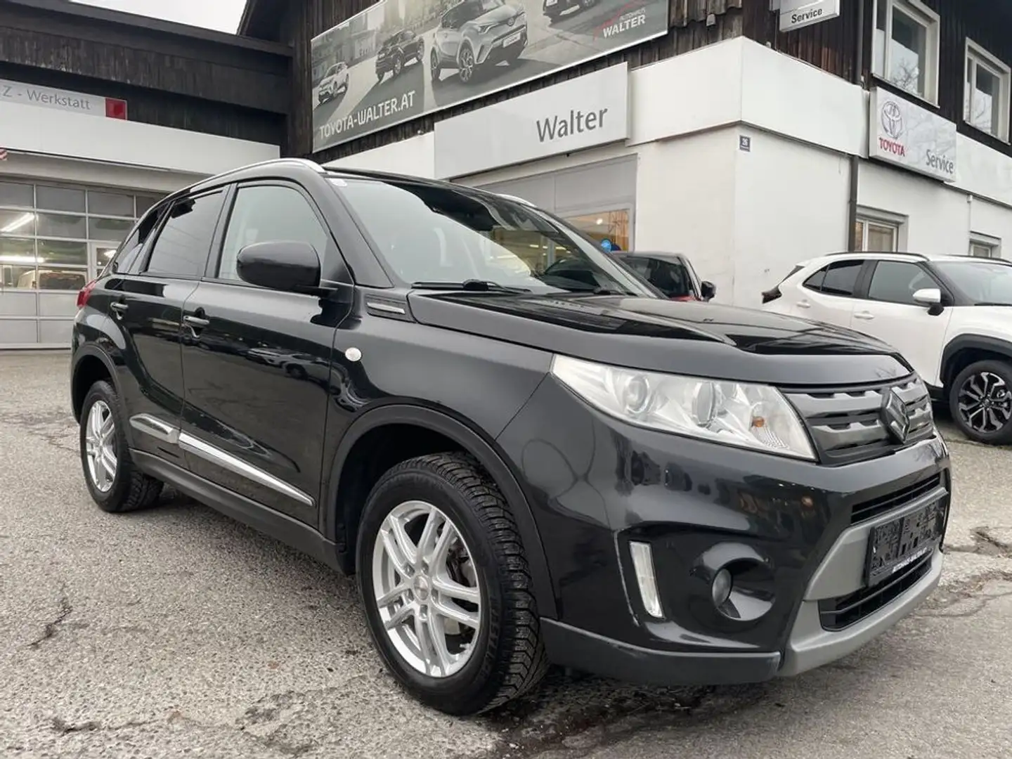 Suzuki Vitara 1,6 DDiS 4WD GL Shine Schwarz - 1