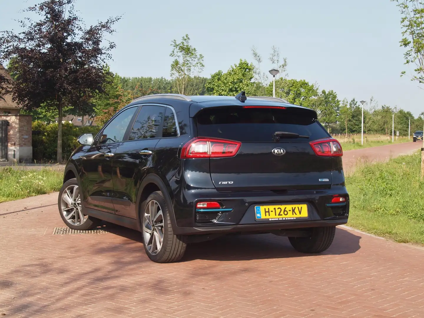 Kia e-Niro ExecutiveLine 64 kWh | Camera | Apple Carplay | Cr Albastru - 2