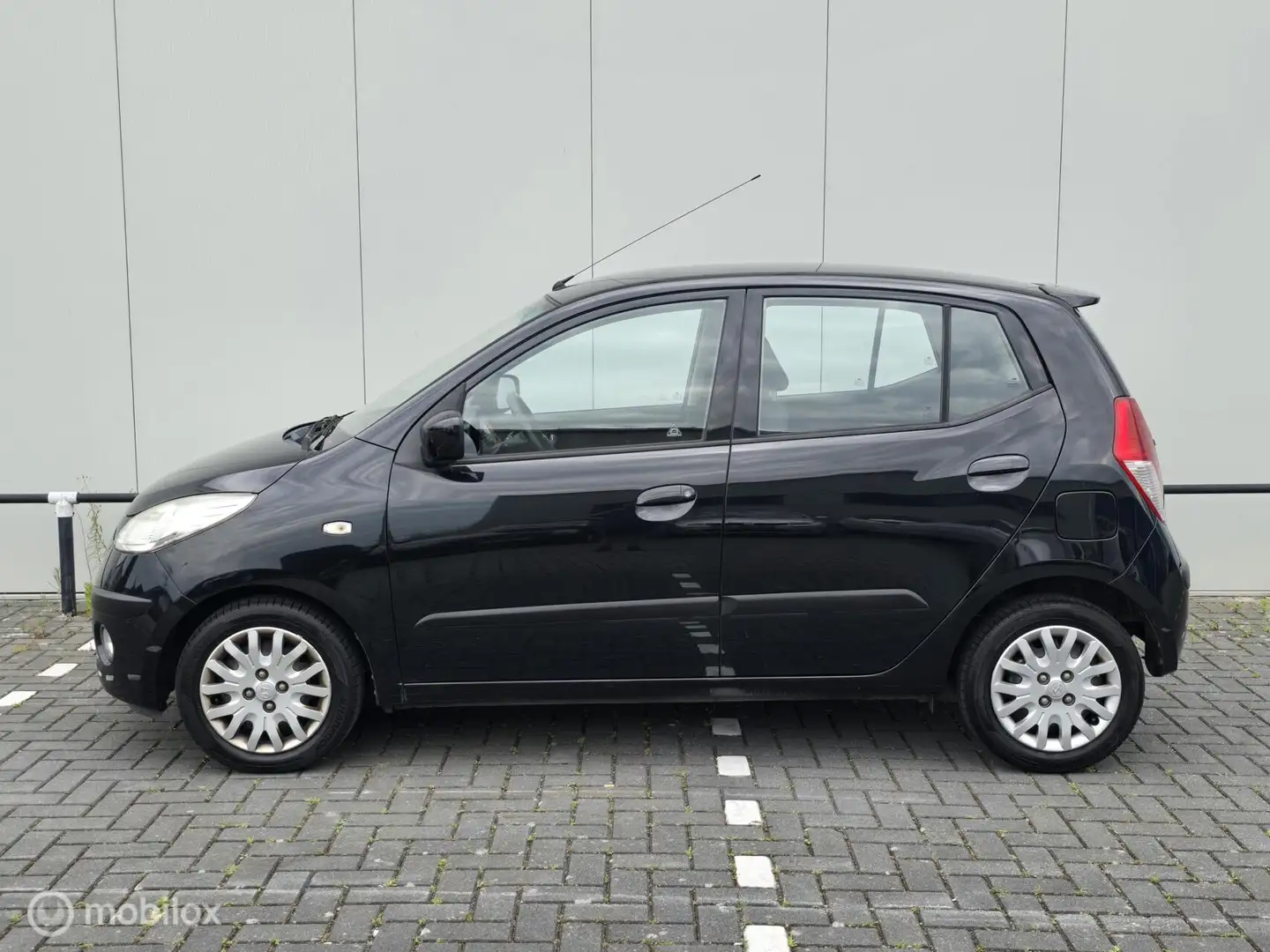 Hyundai i10 1.25i Dynamic Cool 146DKM! Nero - 2
