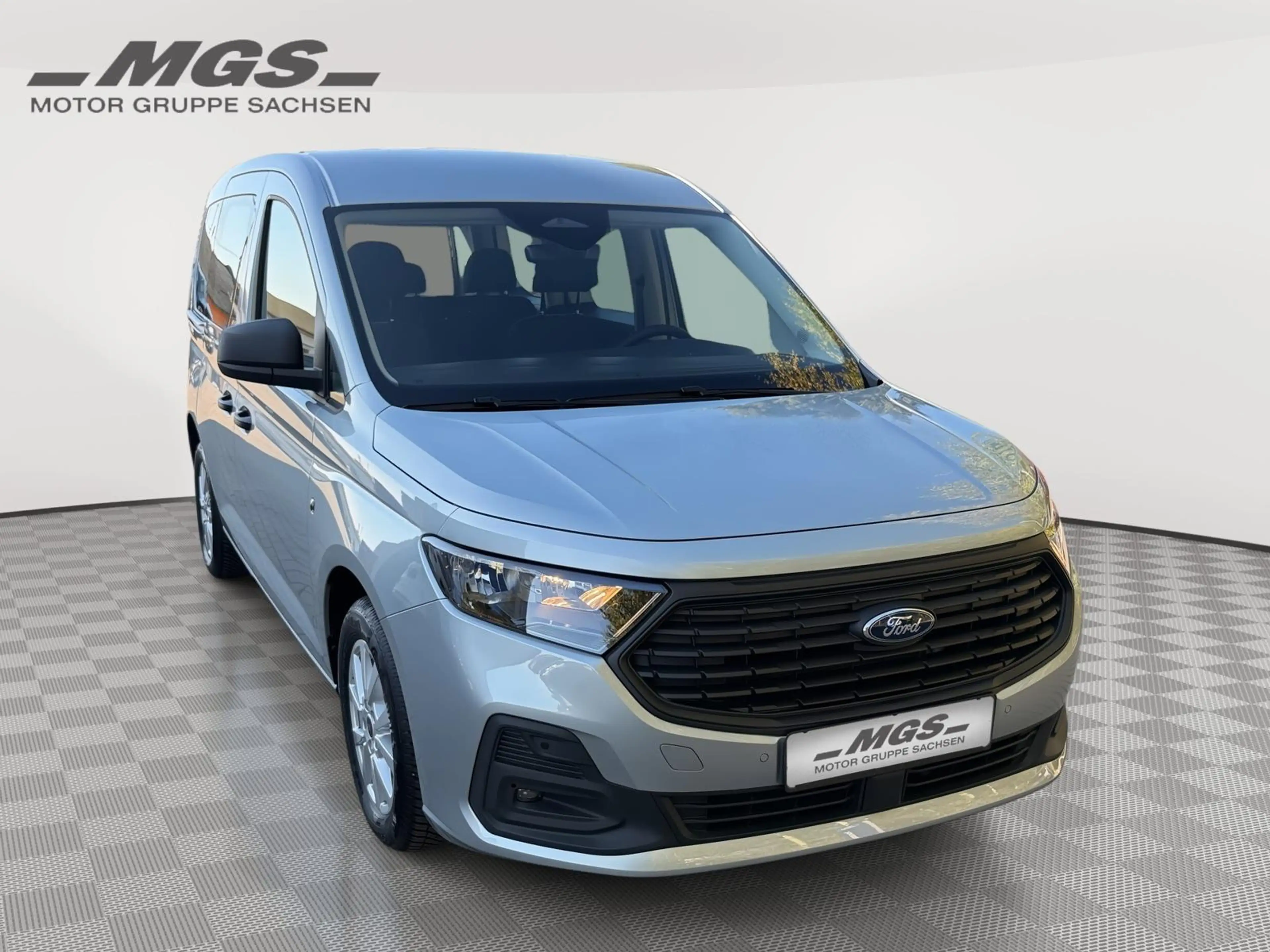 Ford Tourneo Connect Trend 2.0 EcoBlue #AHK #GJR — photo 4