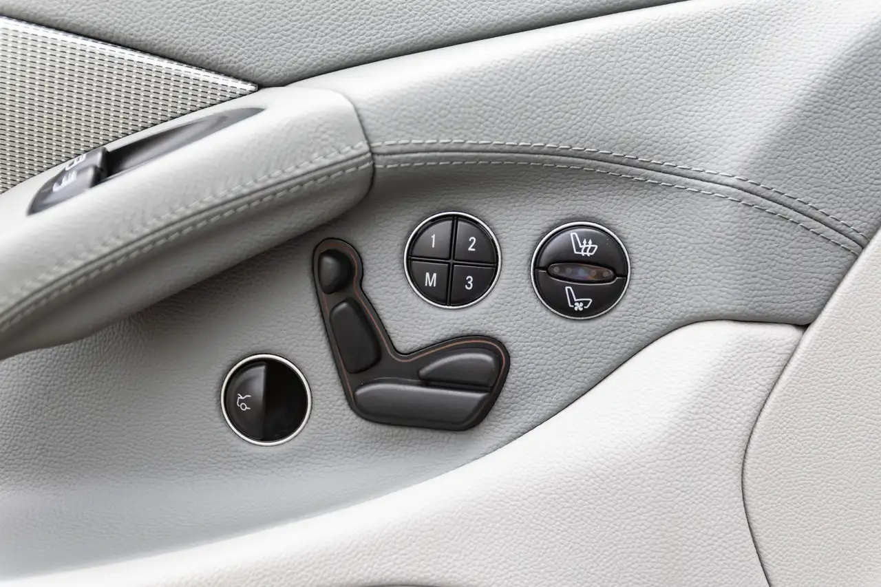 Mercedes-Benz SL снимка Mercedes-Benz SL