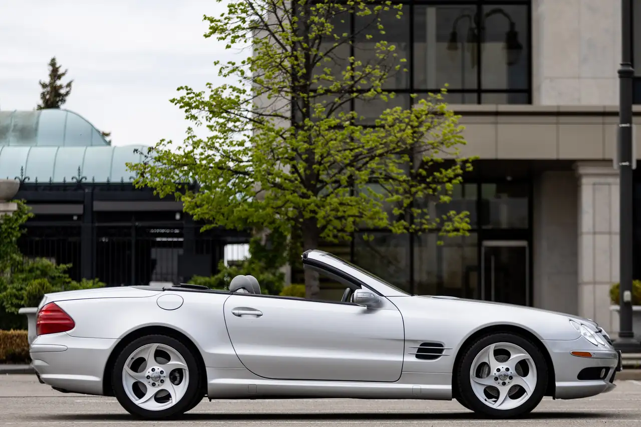 Mercedes-Benz SL снимка Mercedes-Benz SL
