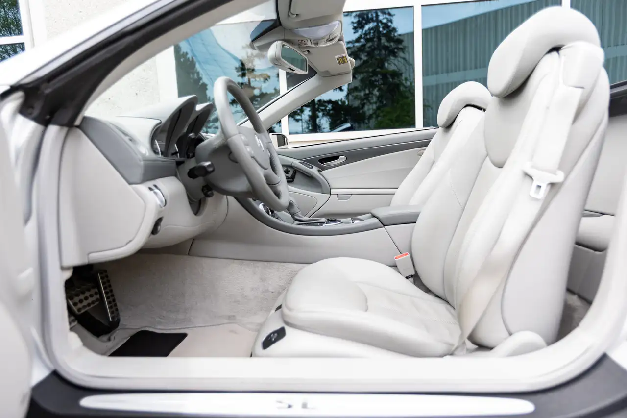 Mercedes-Benz SL снимка Mercedes-Benz SL
