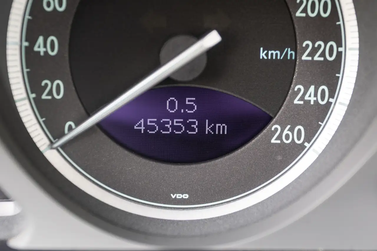Mercedes-Benz SL снимка Mercedes-Benz SL