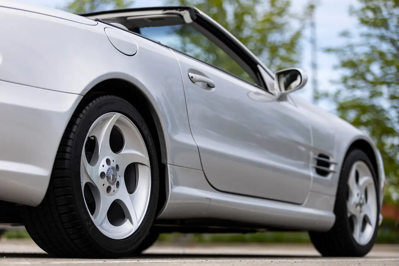 Mercedes-Benz SL снимка Mercedes-Benz SL